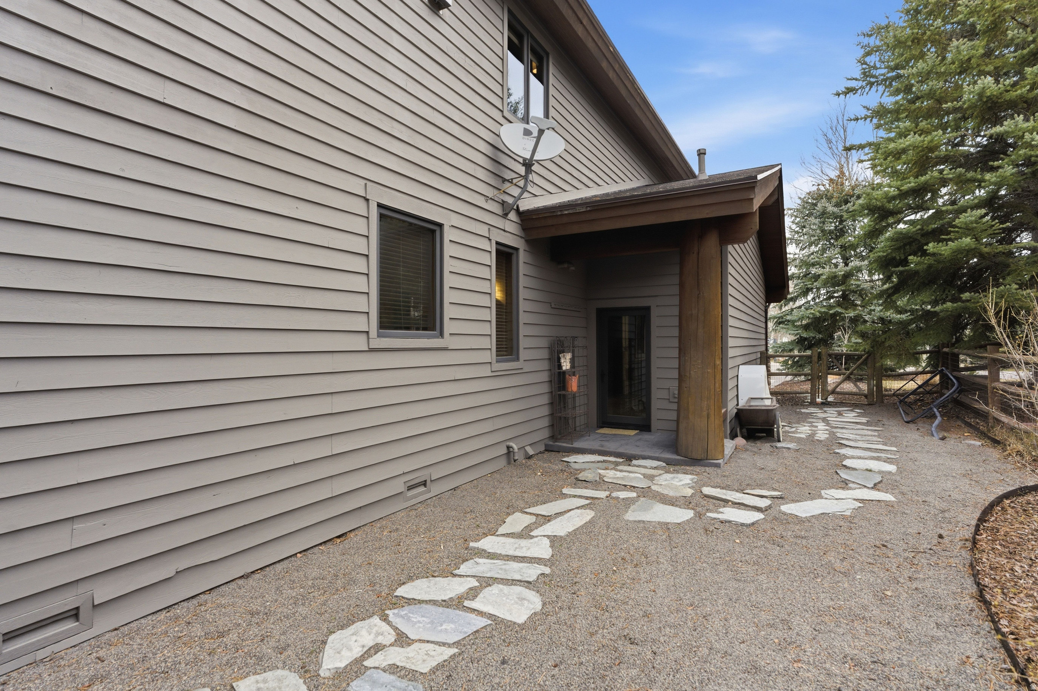 1213 ANGUS CT