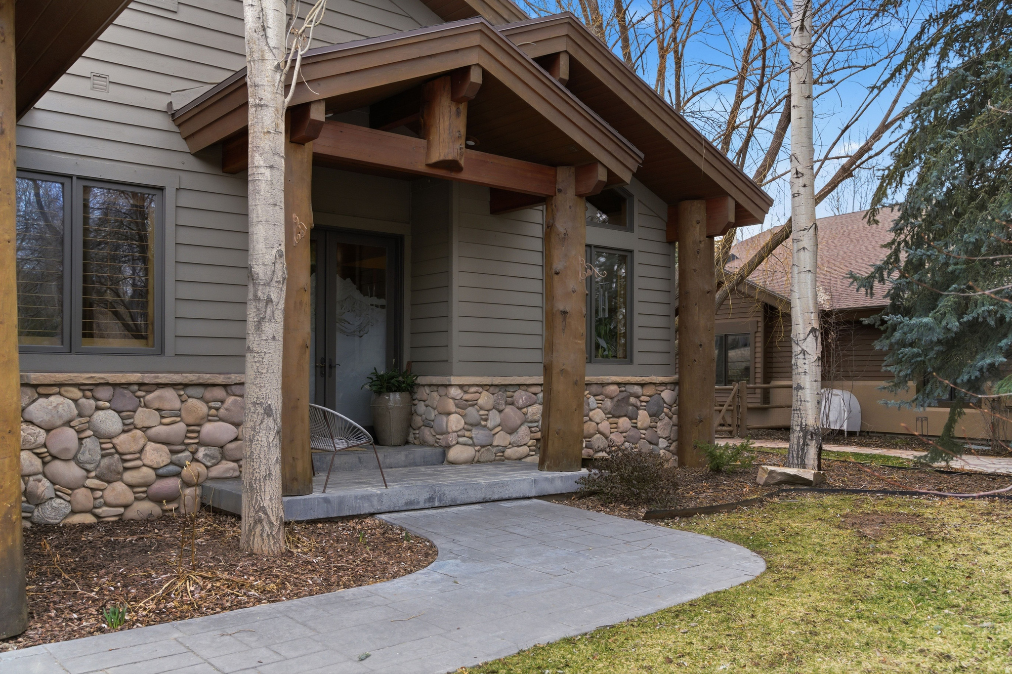 1213 ANGUS CT