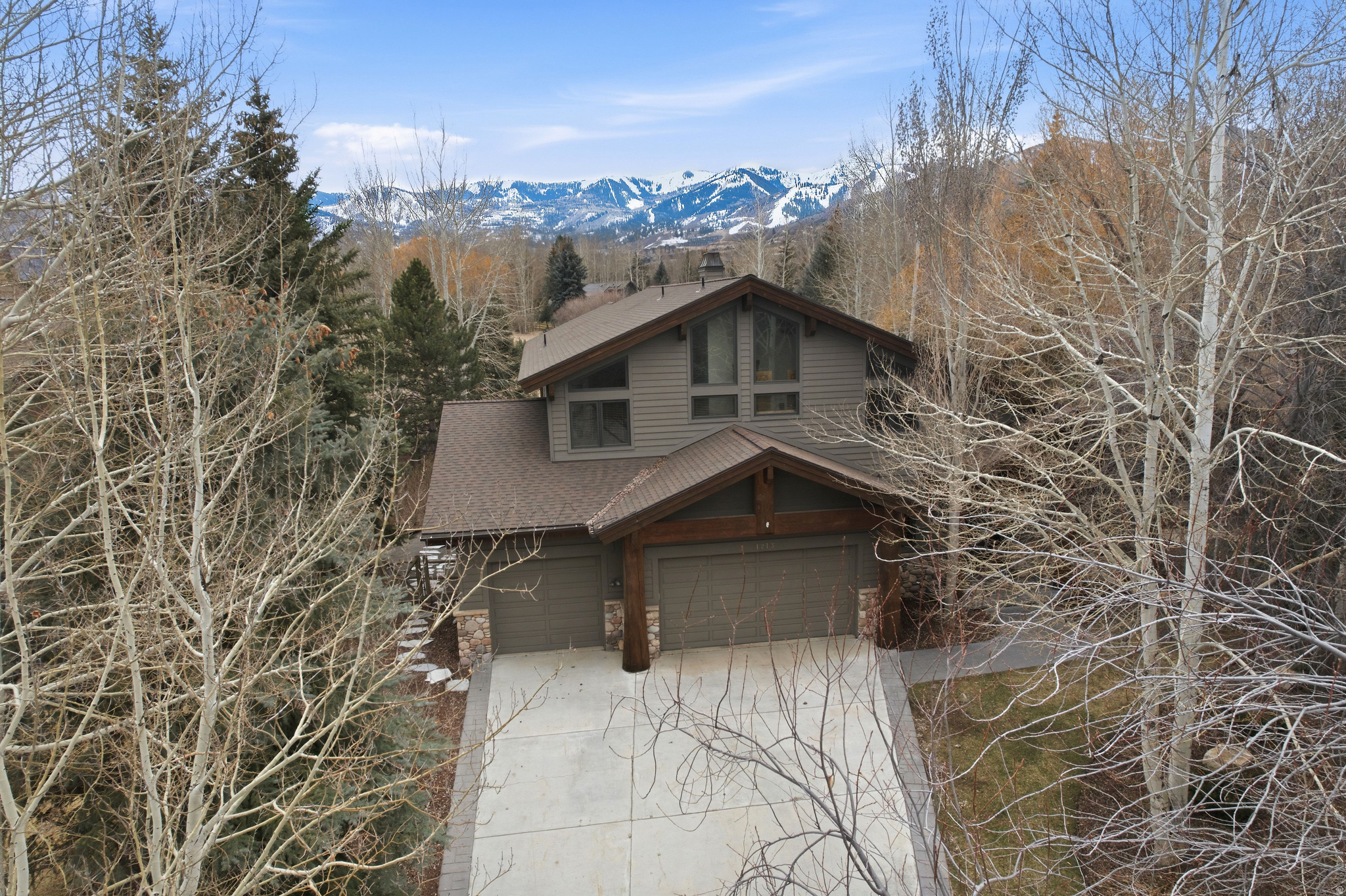 1213 ANGUS CT