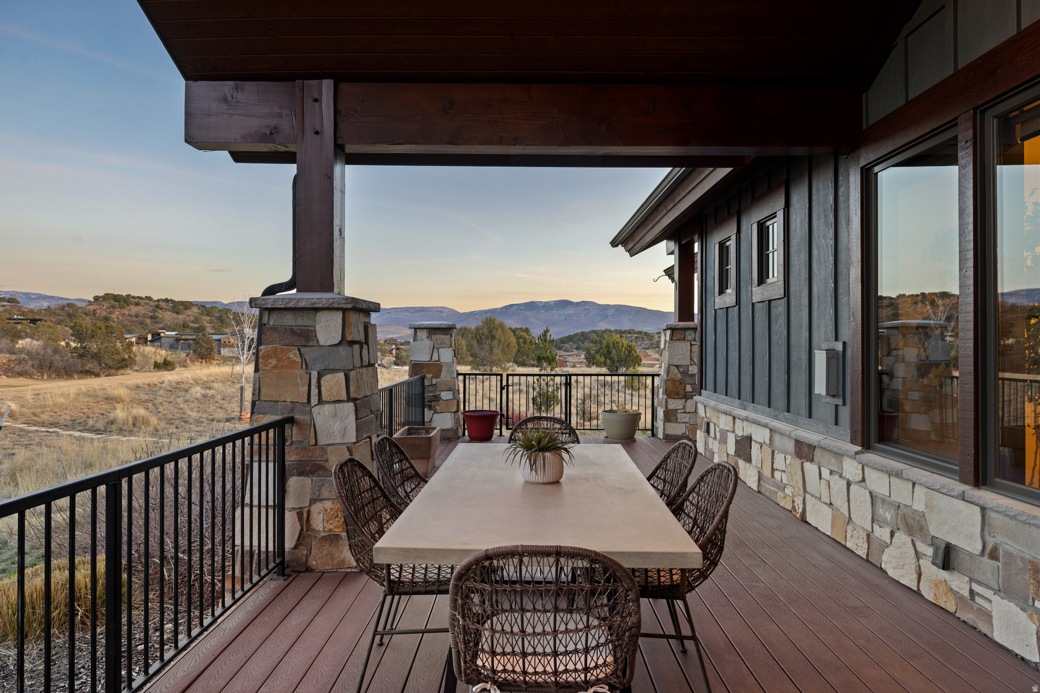 800 N CHIMNEY ROCK RD #256
