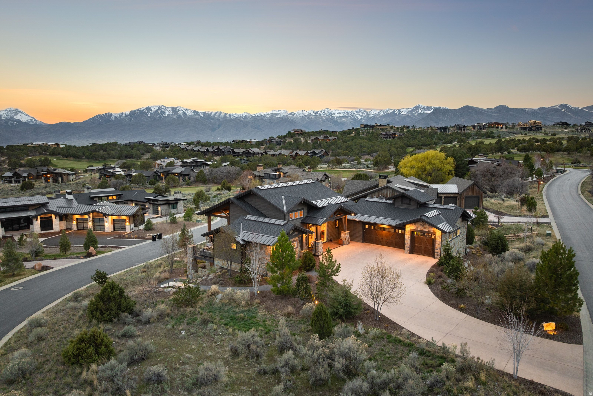 711 N RED LEDGES BLVD