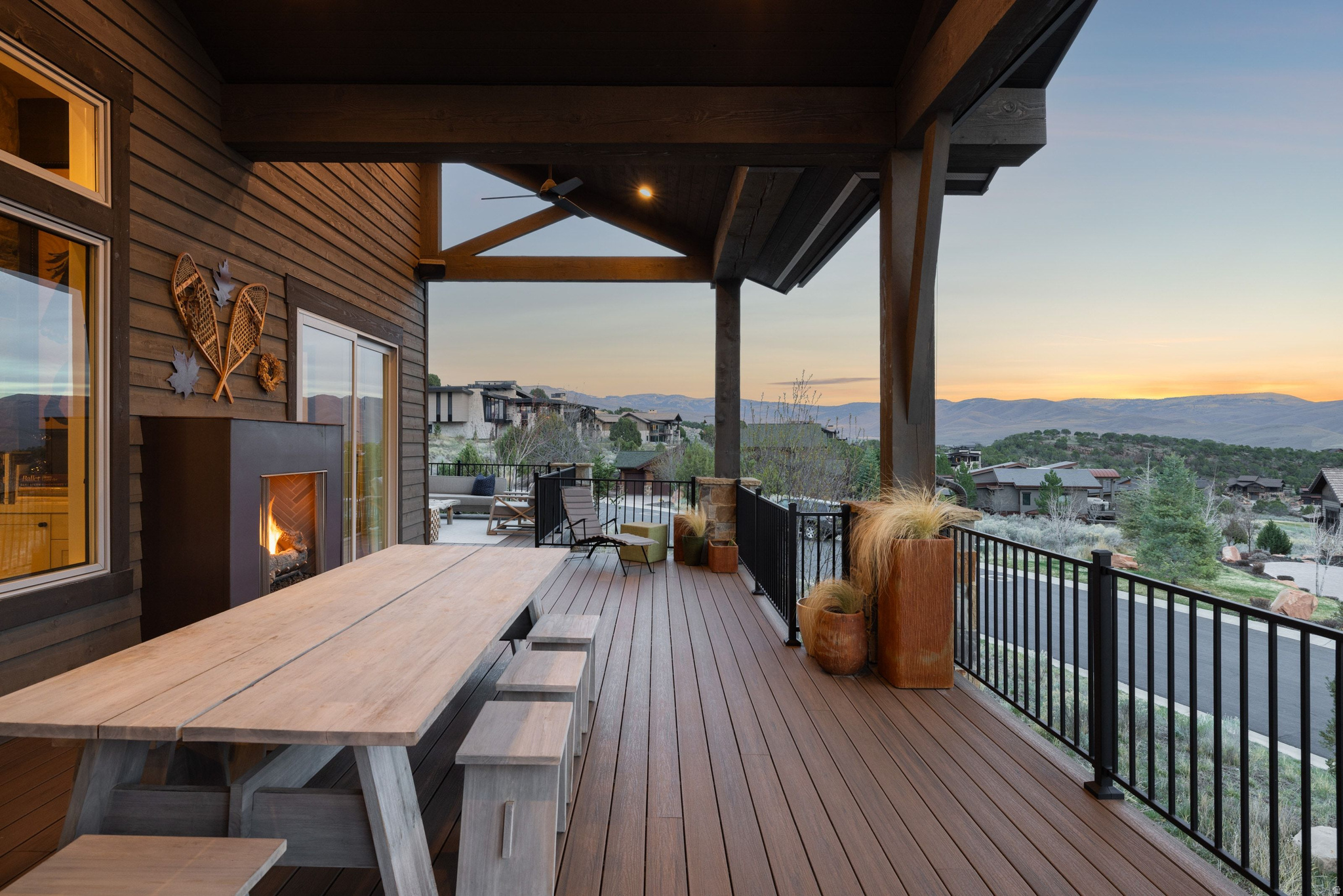 711 N RED LEDGES BLVD