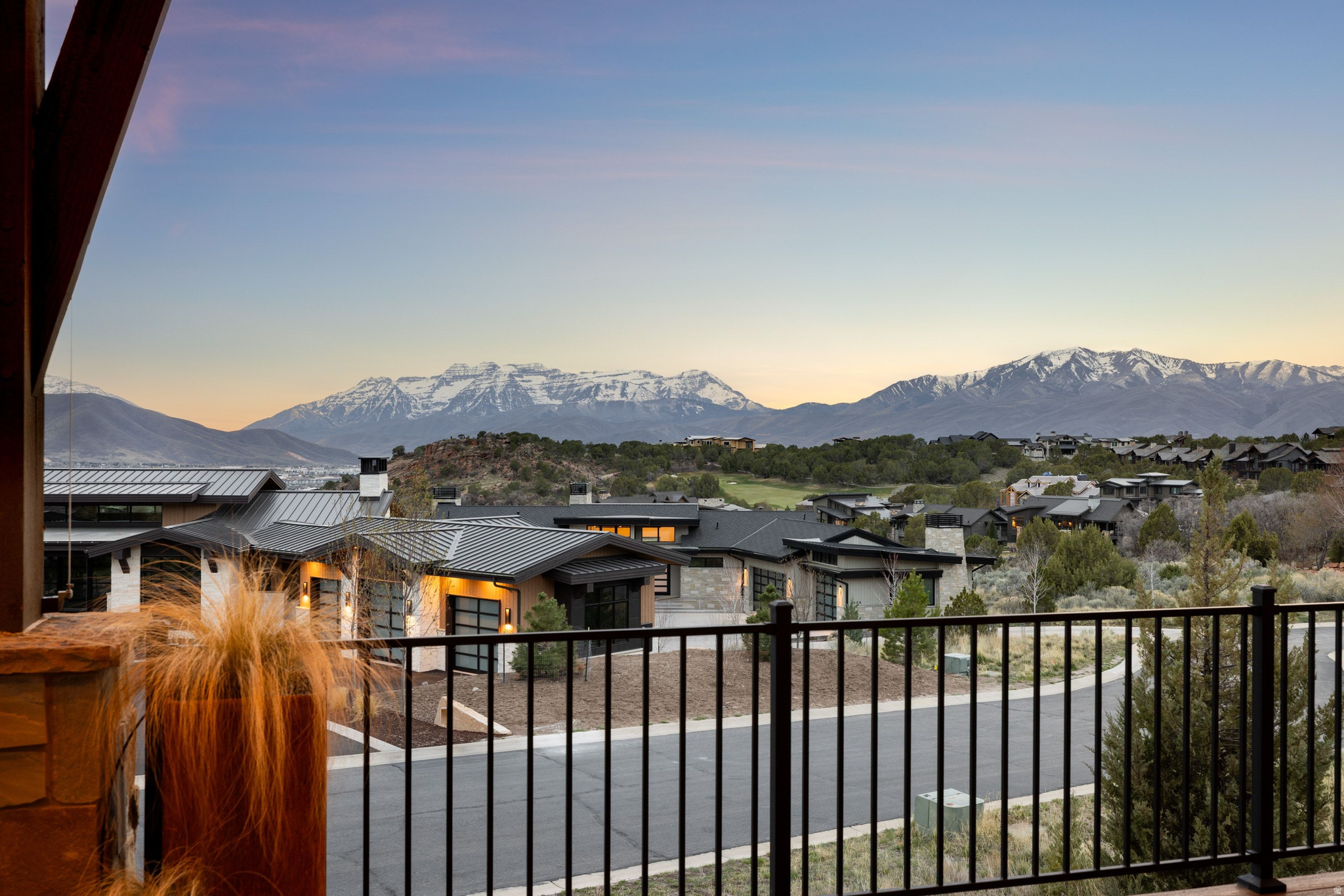 711 N RED LEDGES BLVD