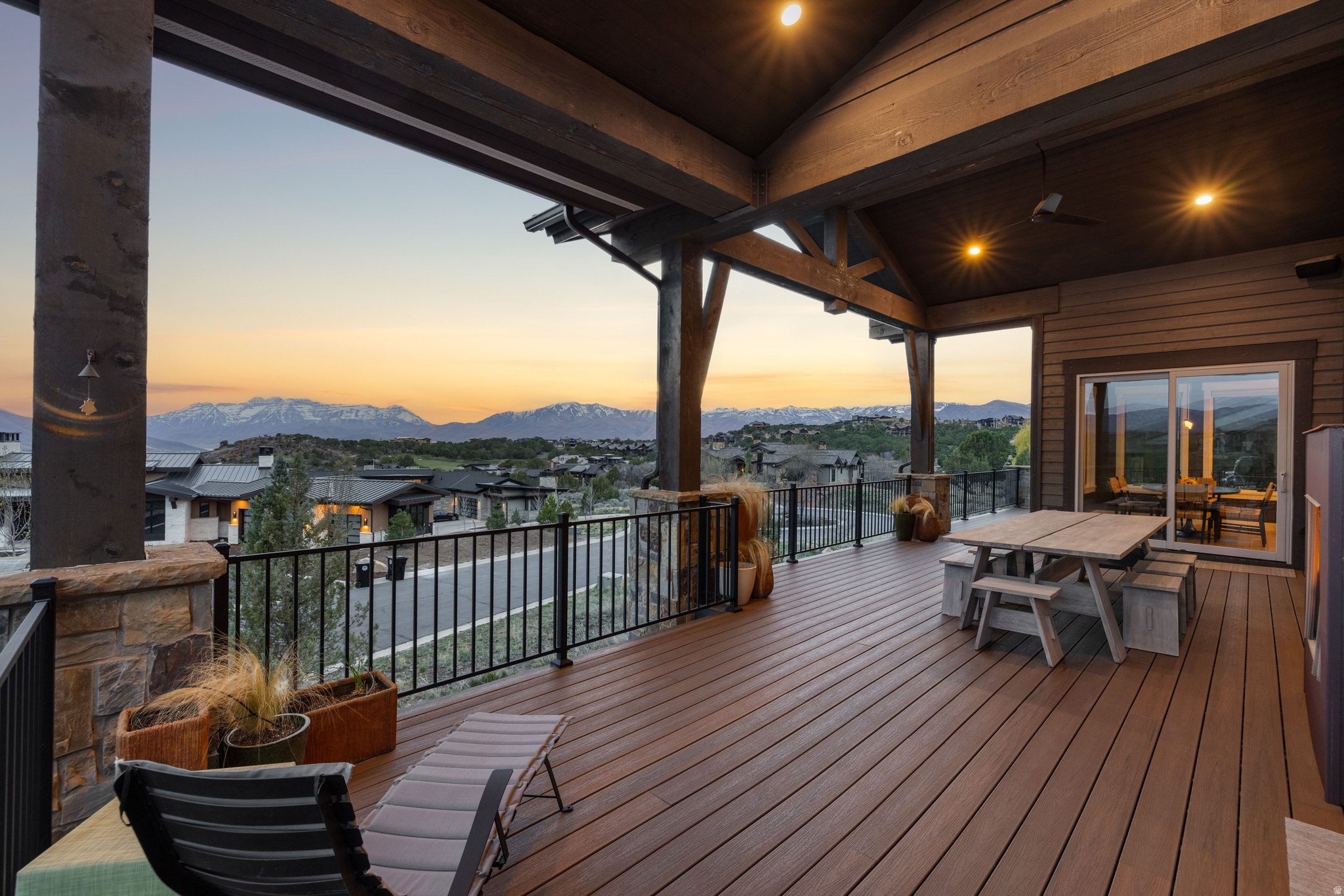 711 N RED LEDGES BLVD