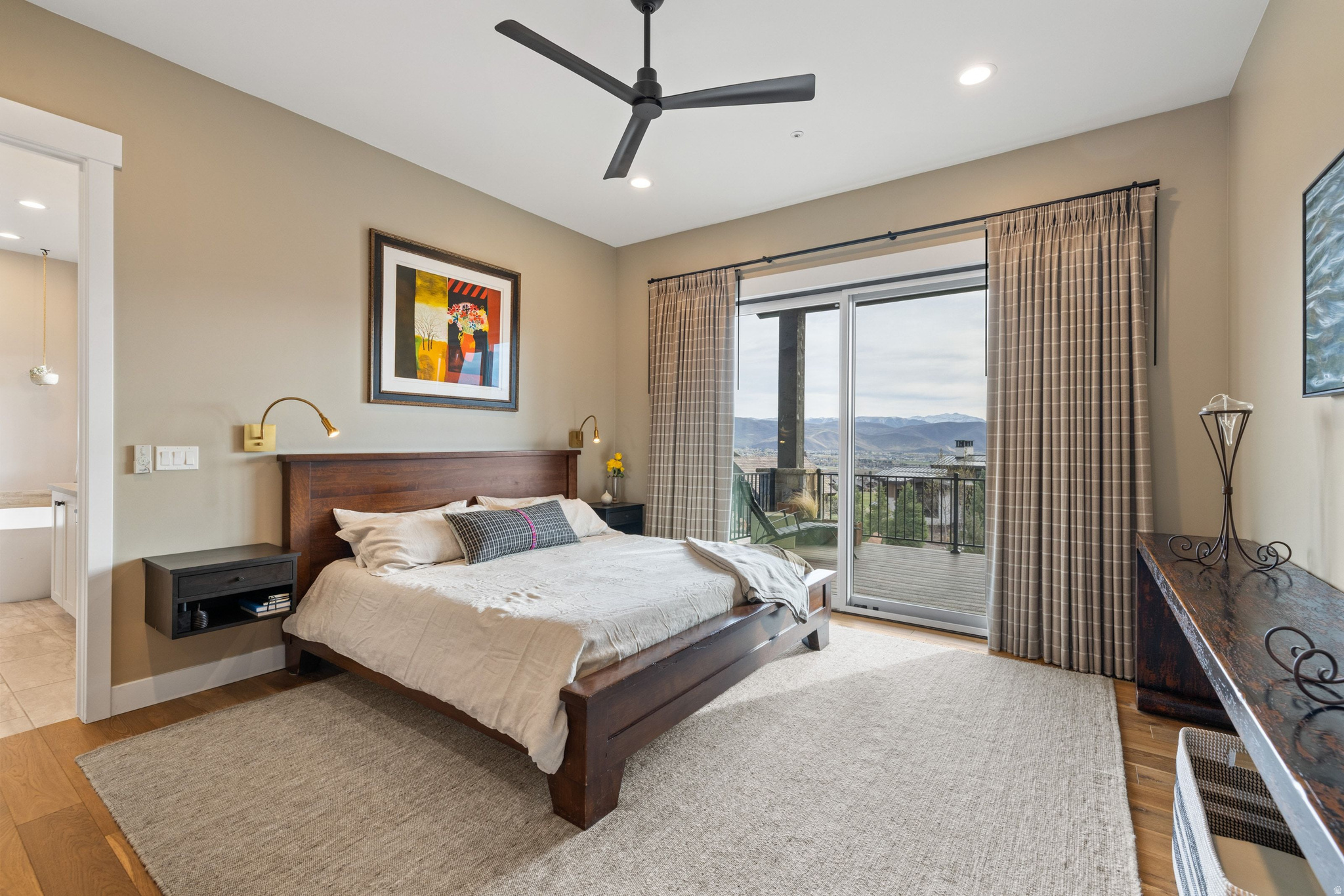 711 N RED LEDGES BLVD