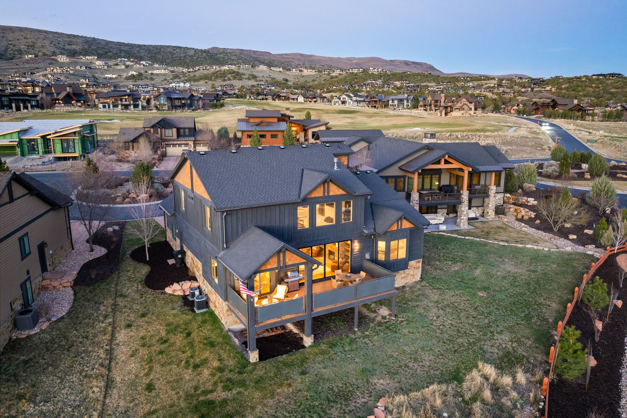 615 N HAYSTACK MTN DR