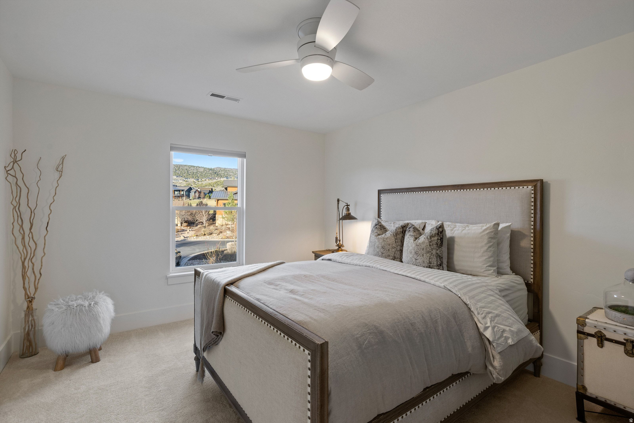615 N HAYSTACK MTN DR