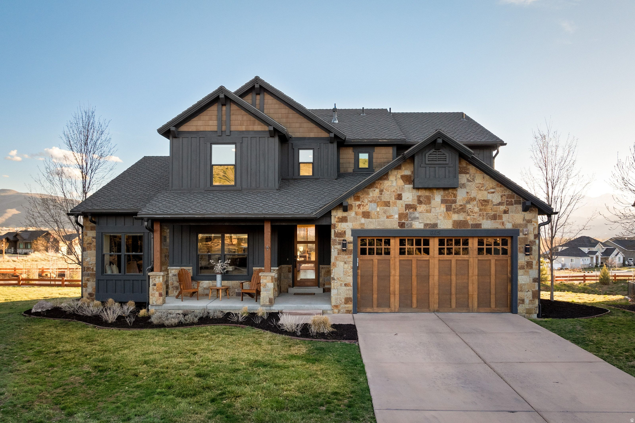 615 N HAYSTACK MTN DR