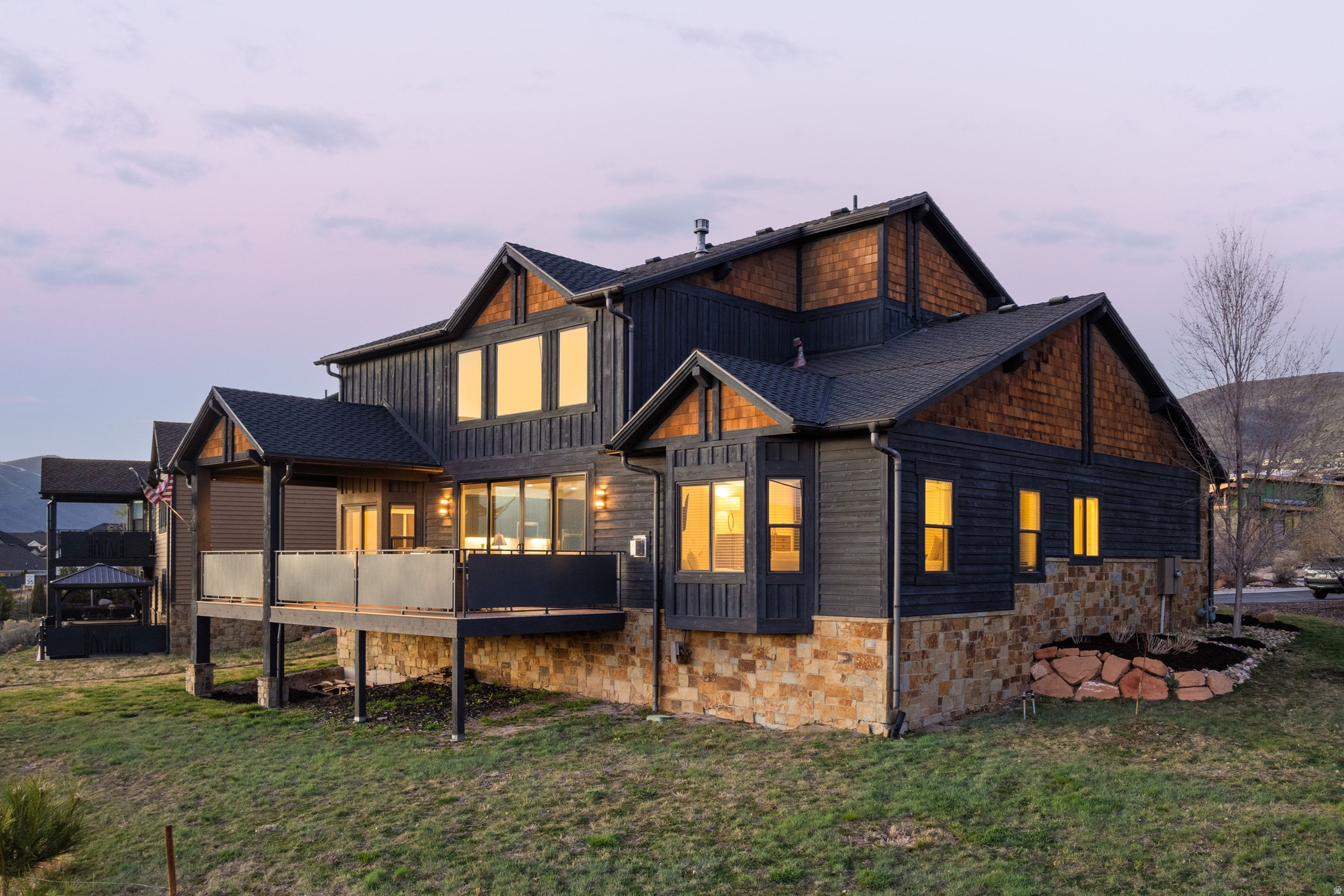615 N HAYSTACK MTN DR