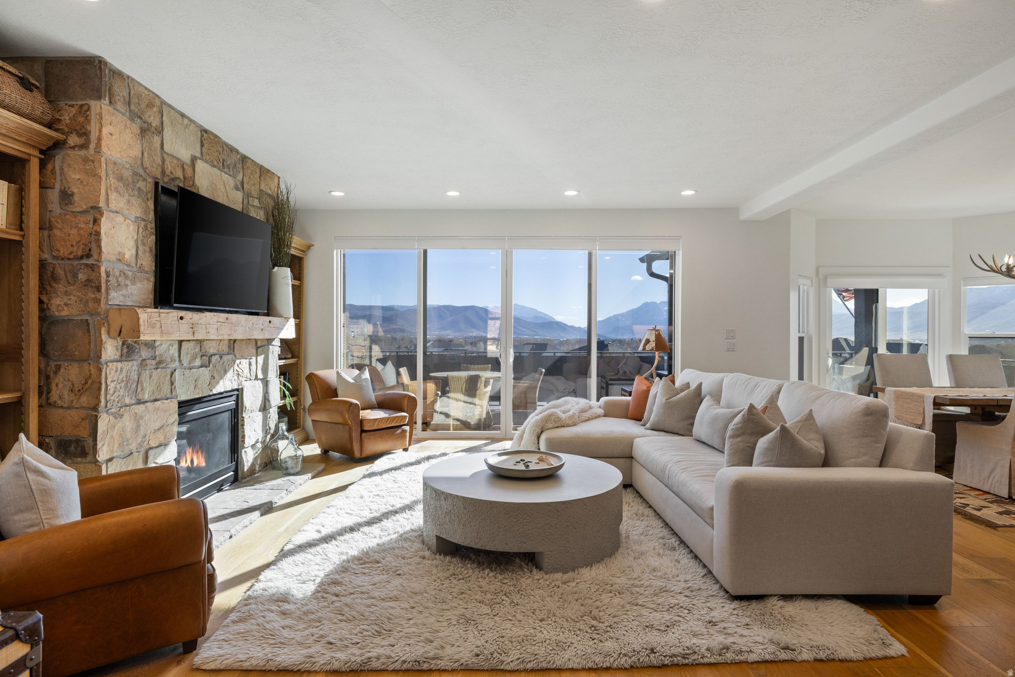 615 N HAYSTACK MTN DR
