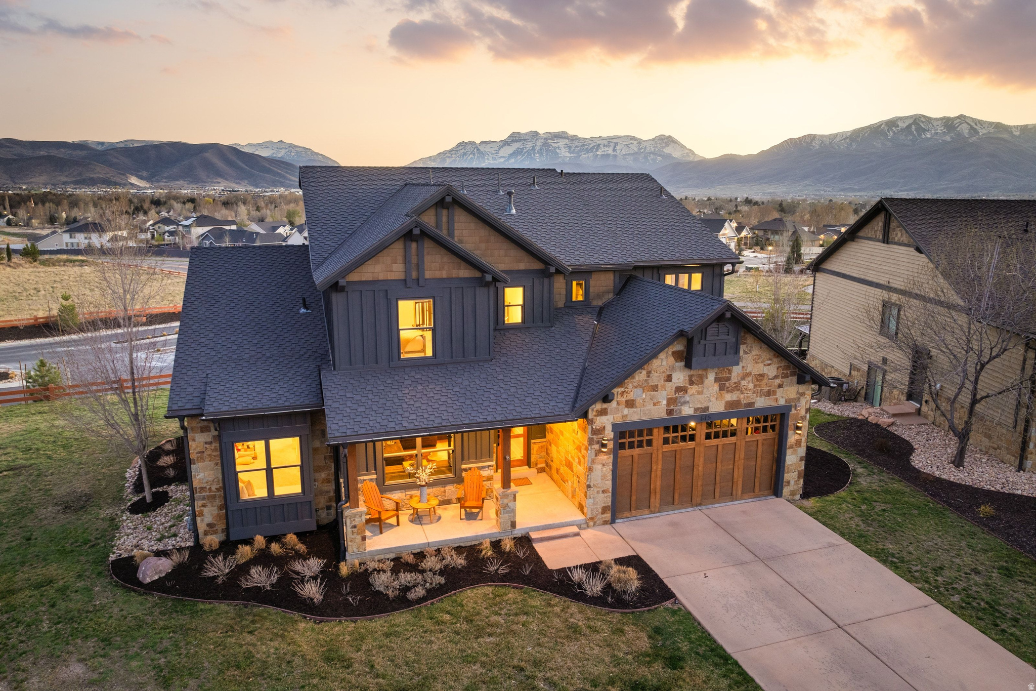 615 N HAYSTACK MTN DR