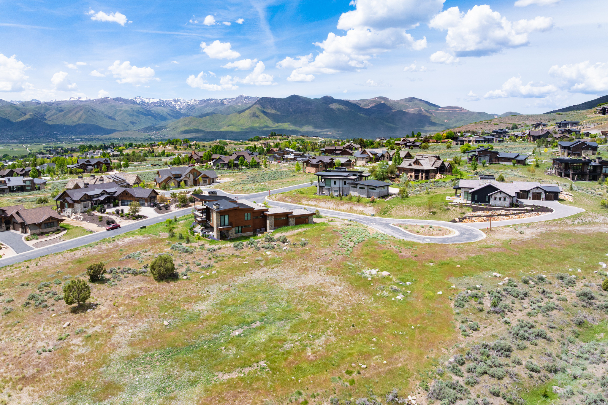 2034 E CHIMNEY ROCK WAY