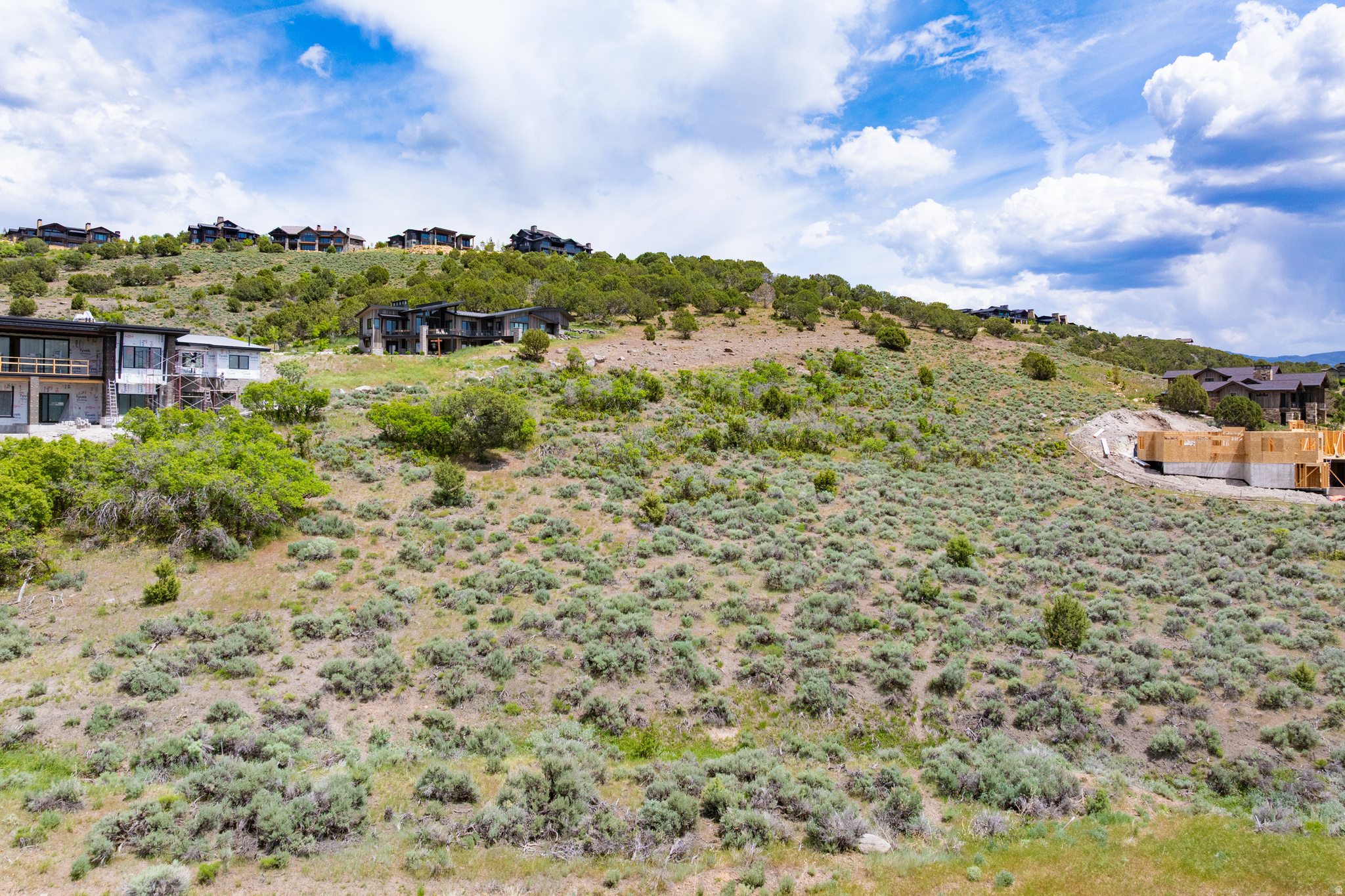 2034 E CHIMNEY ROCK WAY