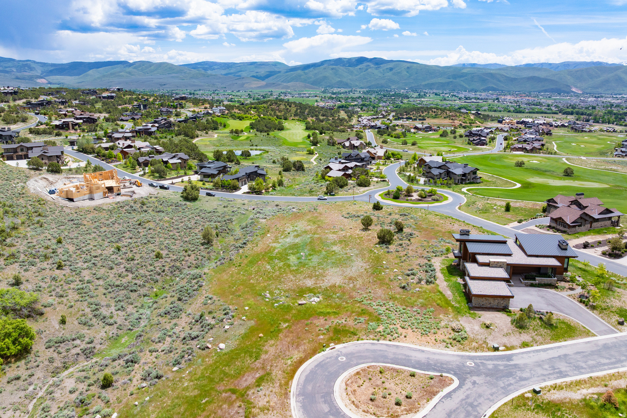 2034 E CHIMNEY ROCK WAY
