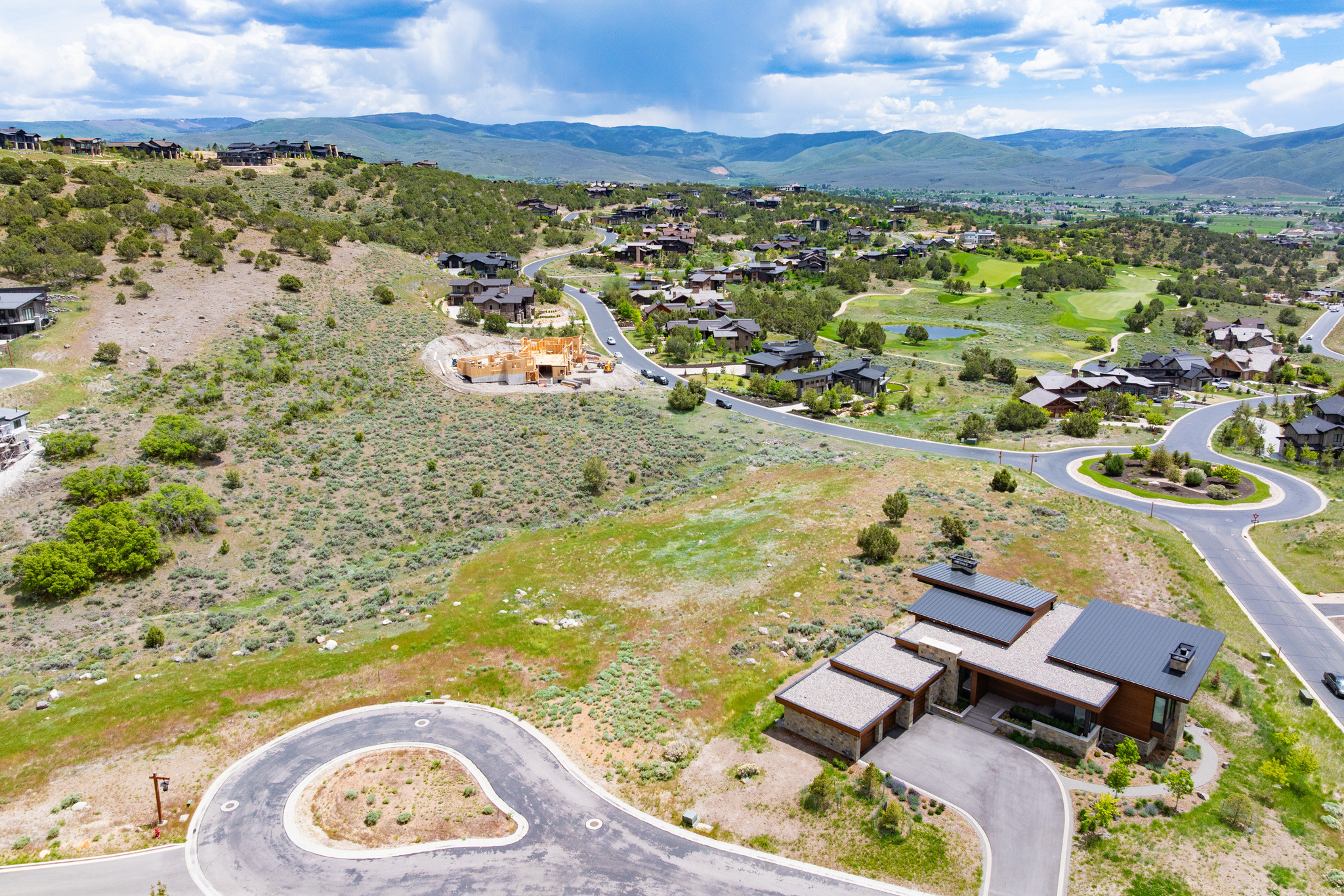 2034 E CHIMNEY ROCK WAY