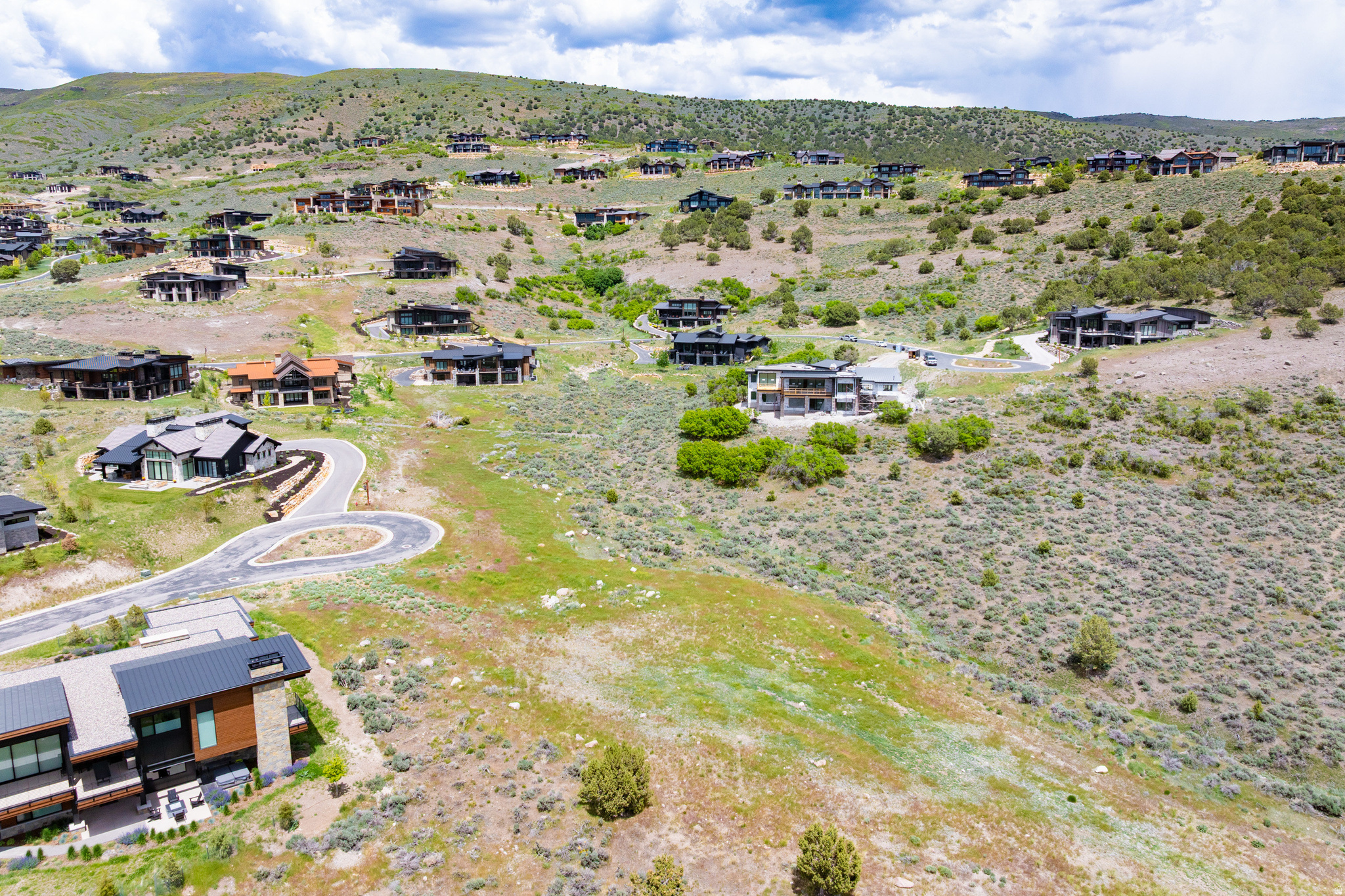 2034 E CHIMNEY ROCK WAY