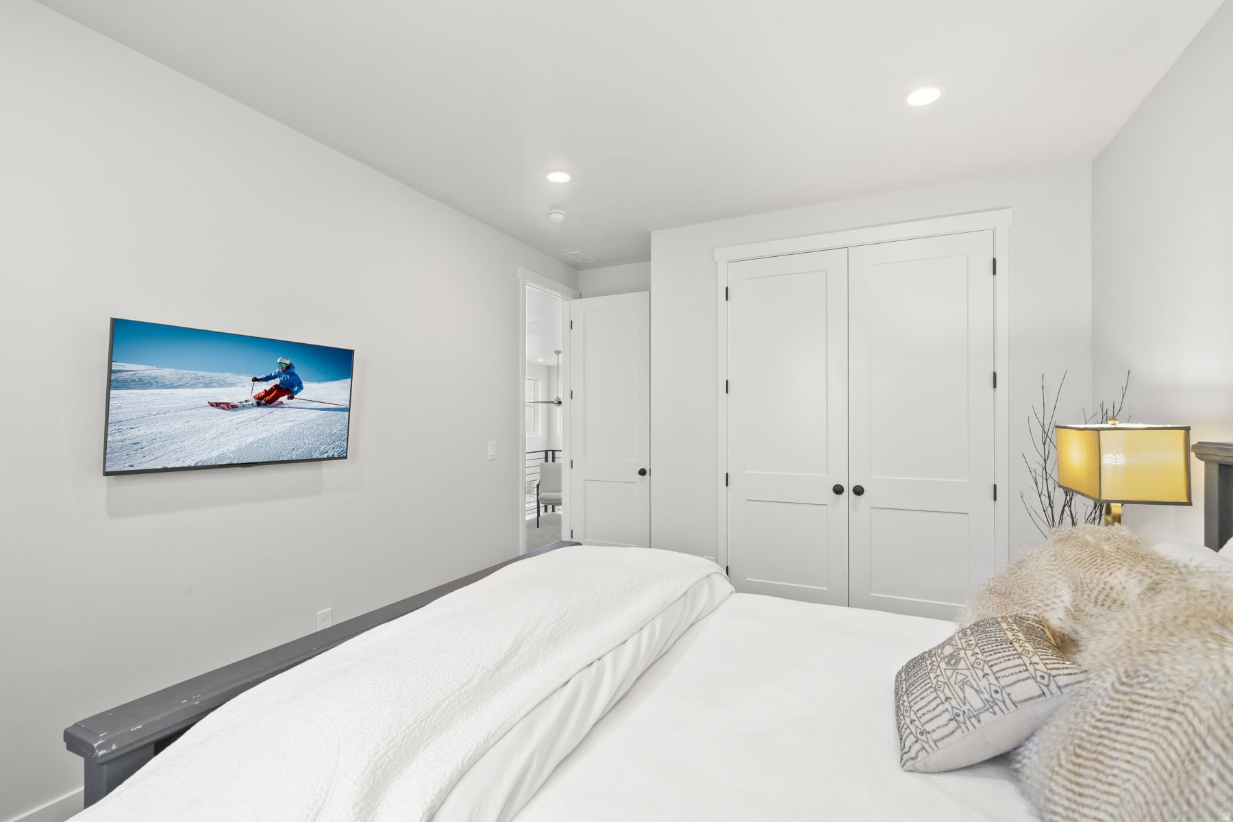12672 N BELAVIEW WAY