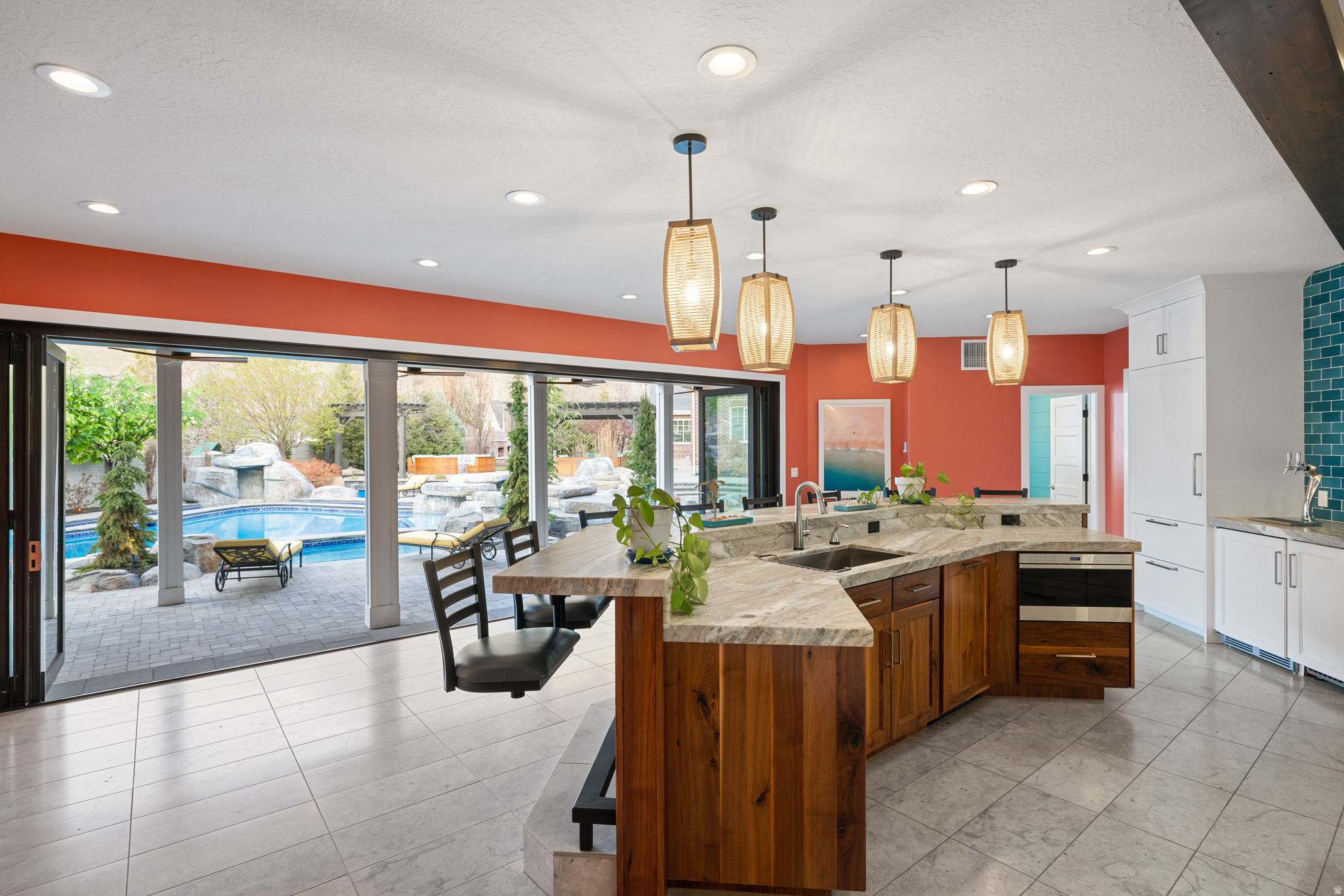 1263 E CHAPMAN CT