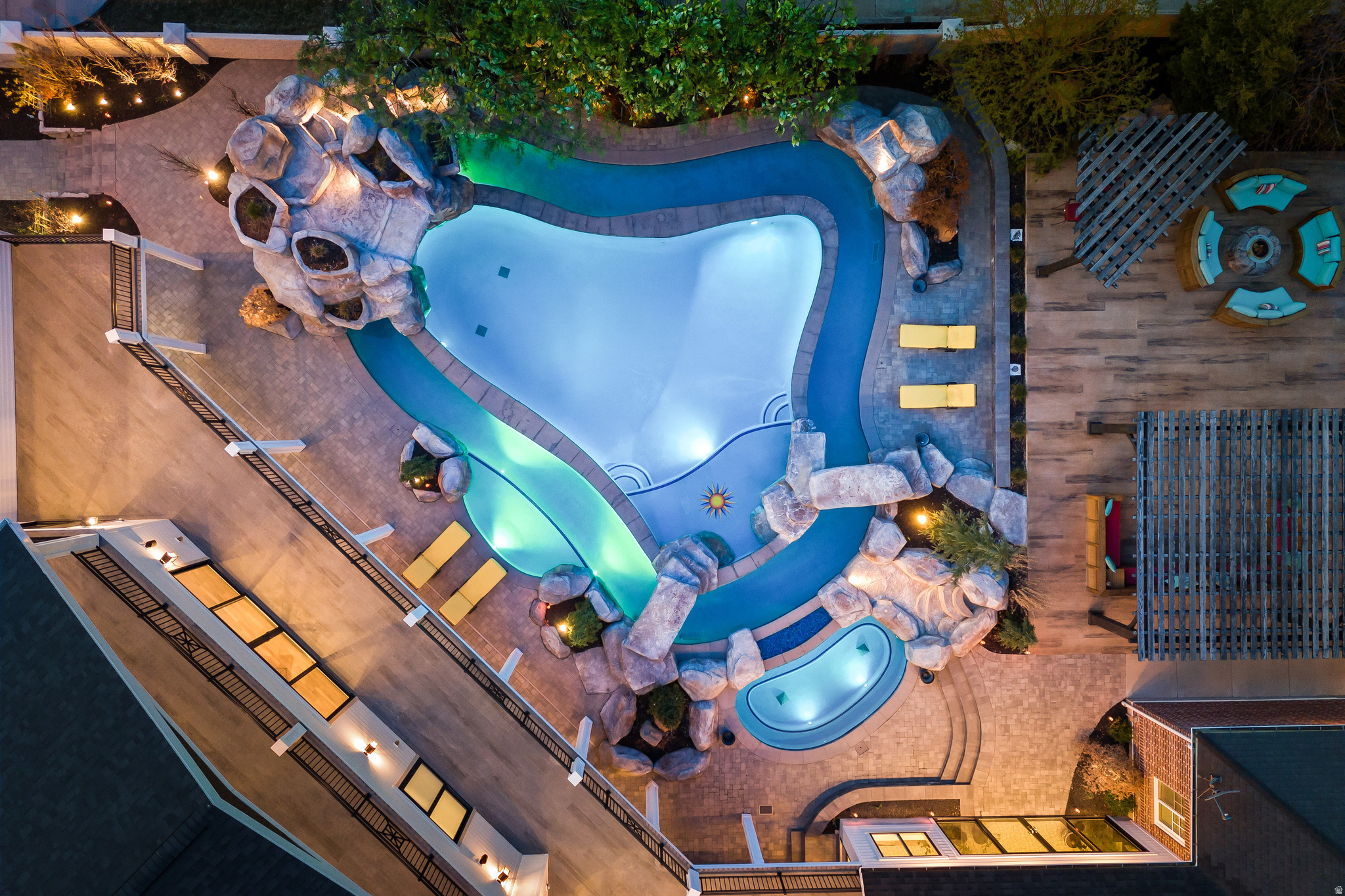 1263 E CHAPMAN CT
