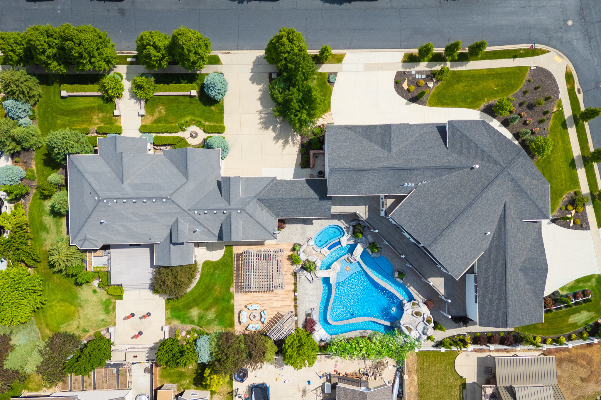 1263 E CHAPMAN CT