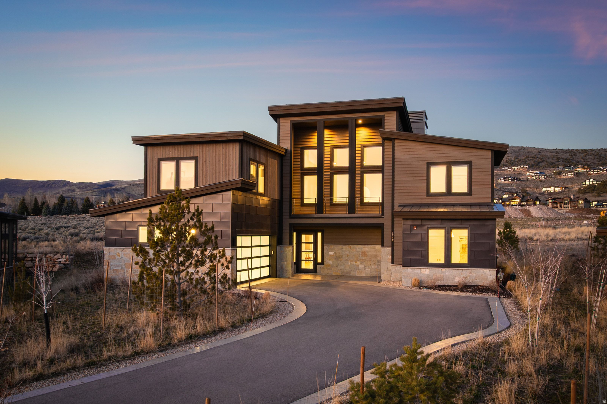 1747 E THOMPSON PEAK CIR #MVV-18