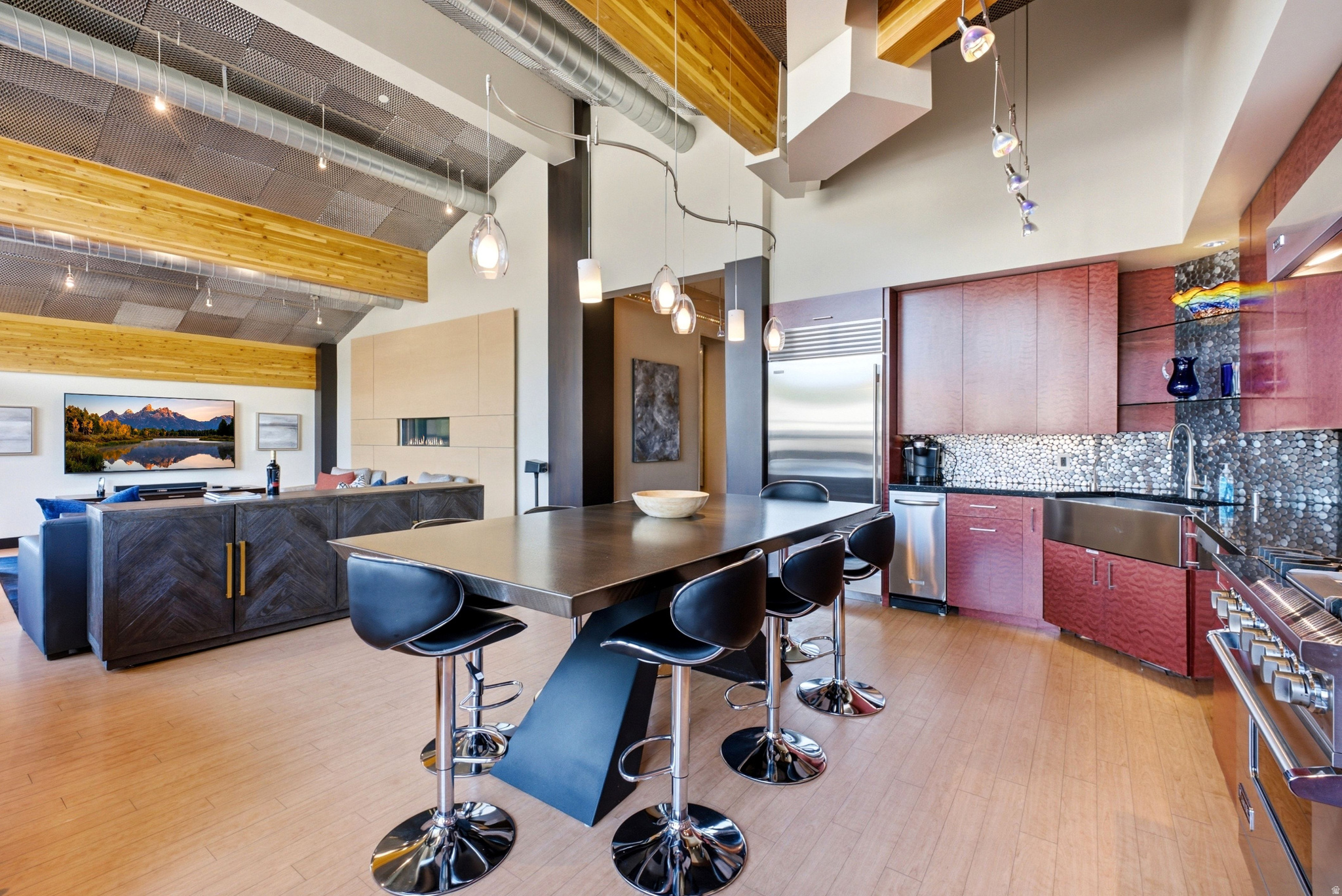 7620 ROYAL ST #402