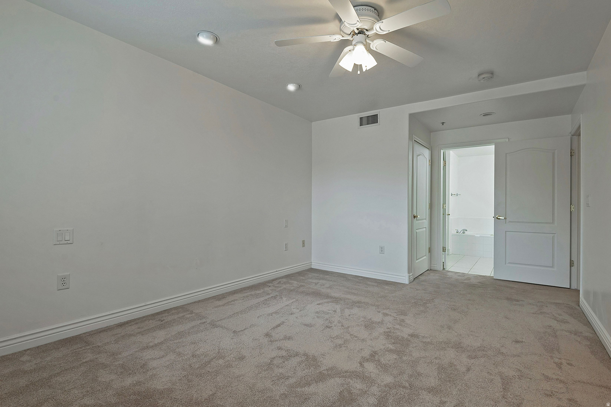 3075 KENNEDY DR #210