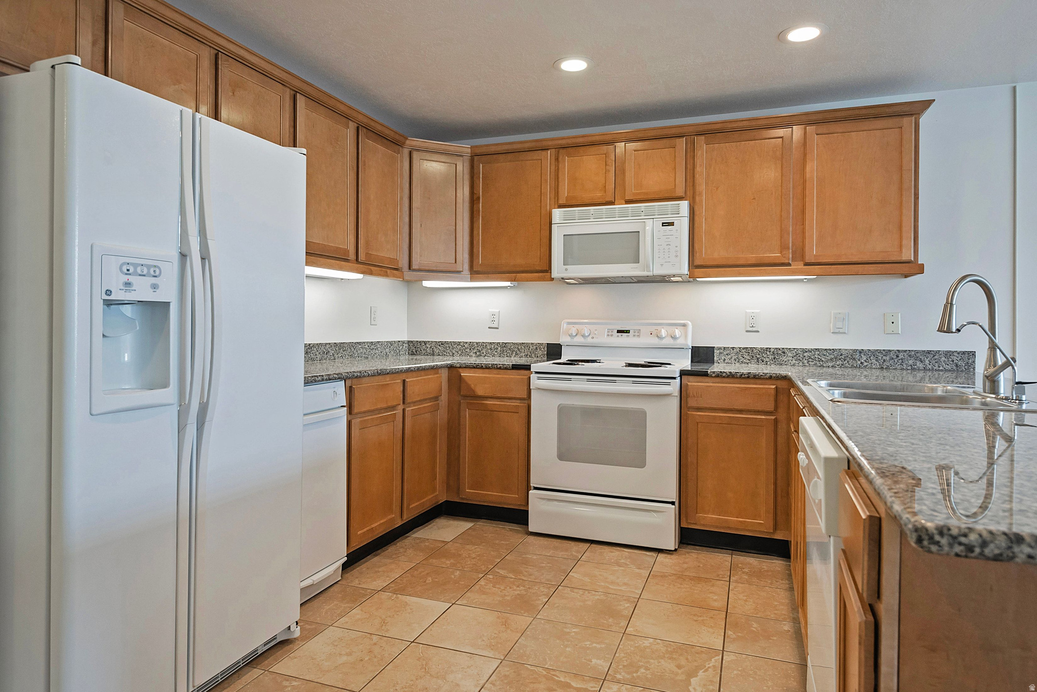 3075 KENNEDY DR #210