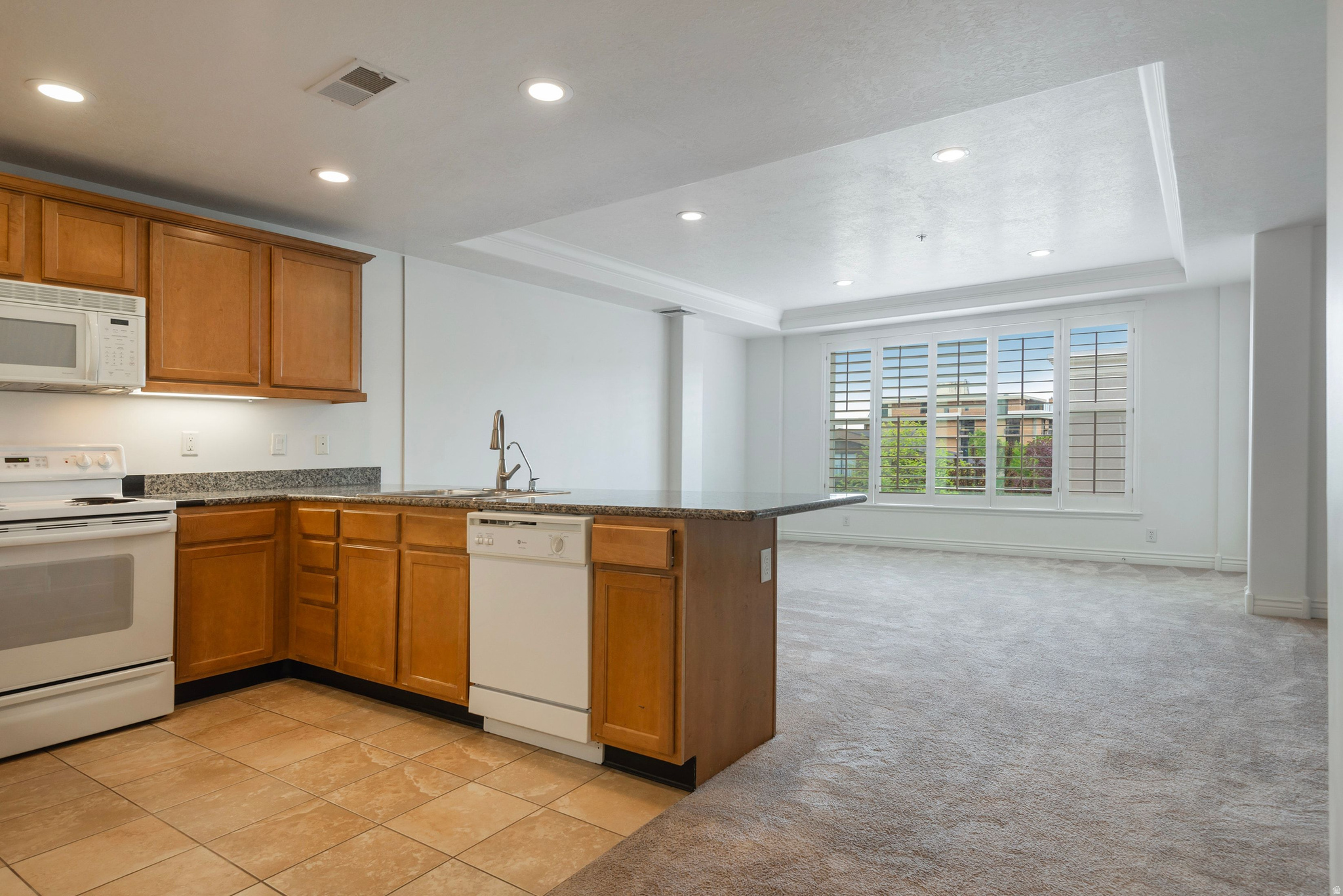 3075 KENNEDY DR #210