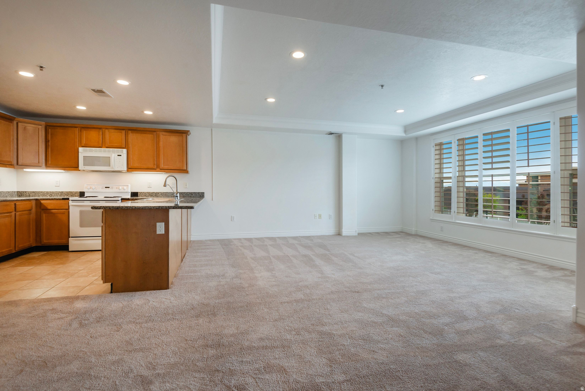 3075 KENNEDY DR #210