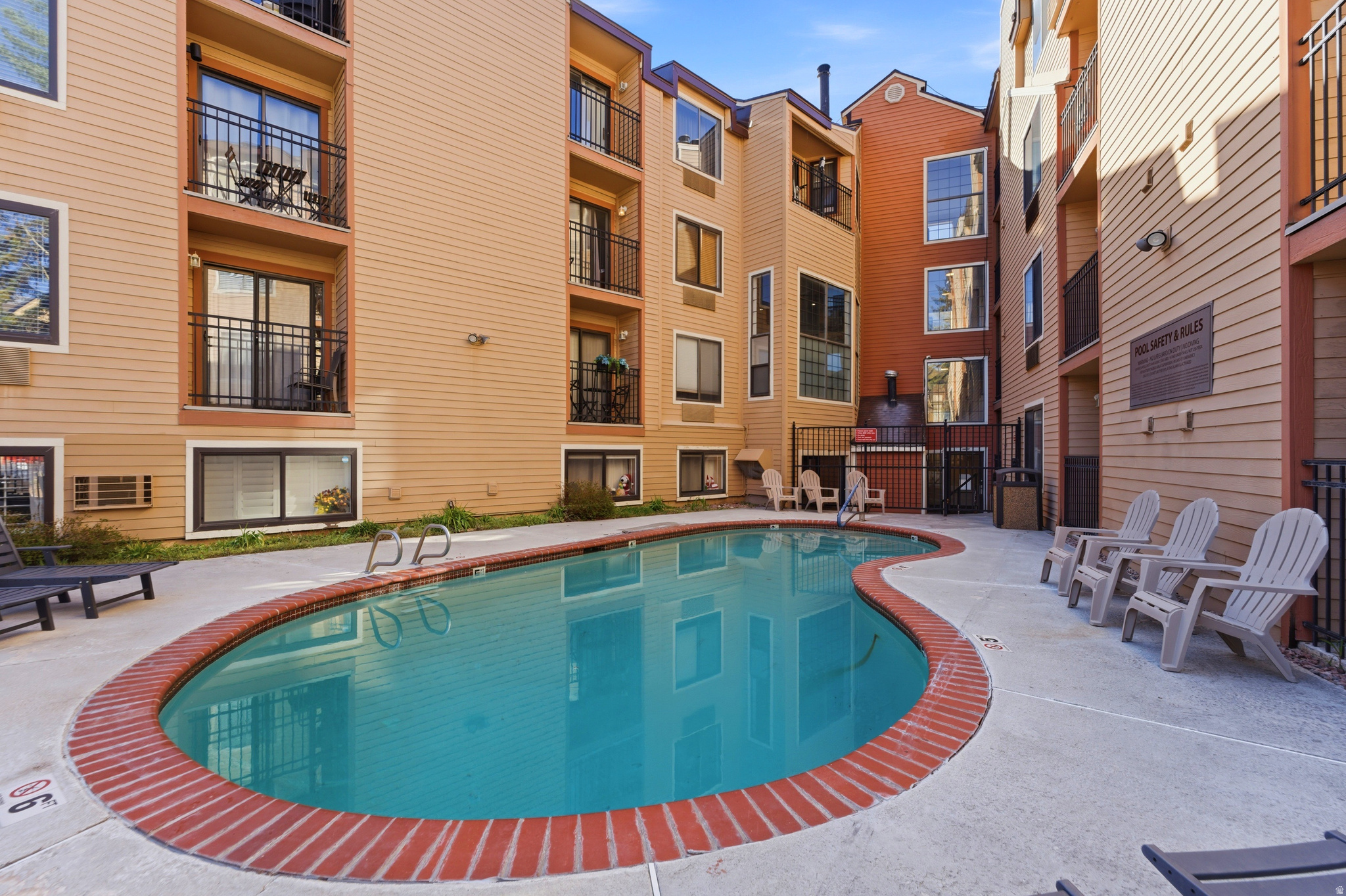 1940 PROSPECTOR AVE #423