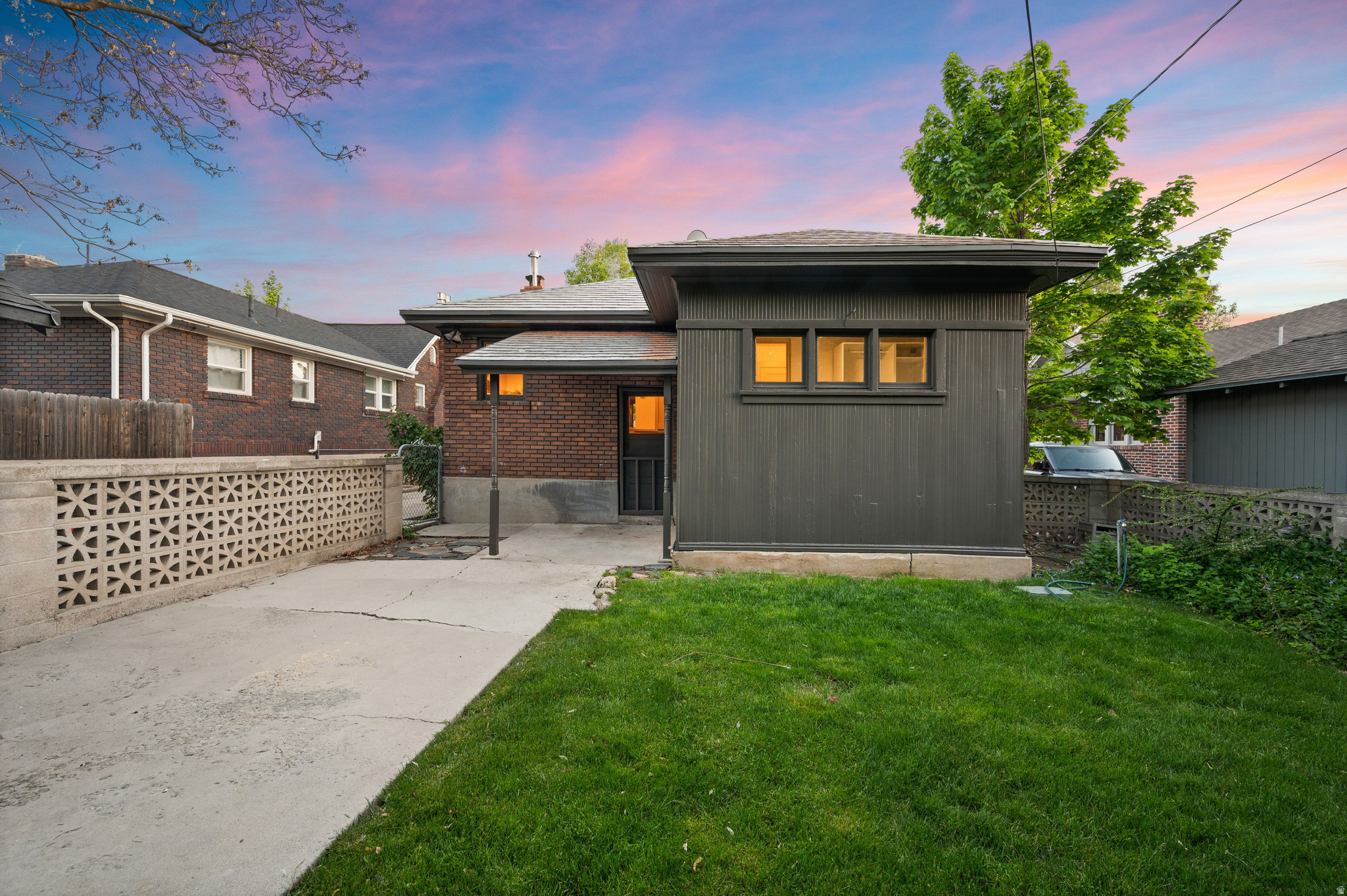 1621 HARVARD AVE