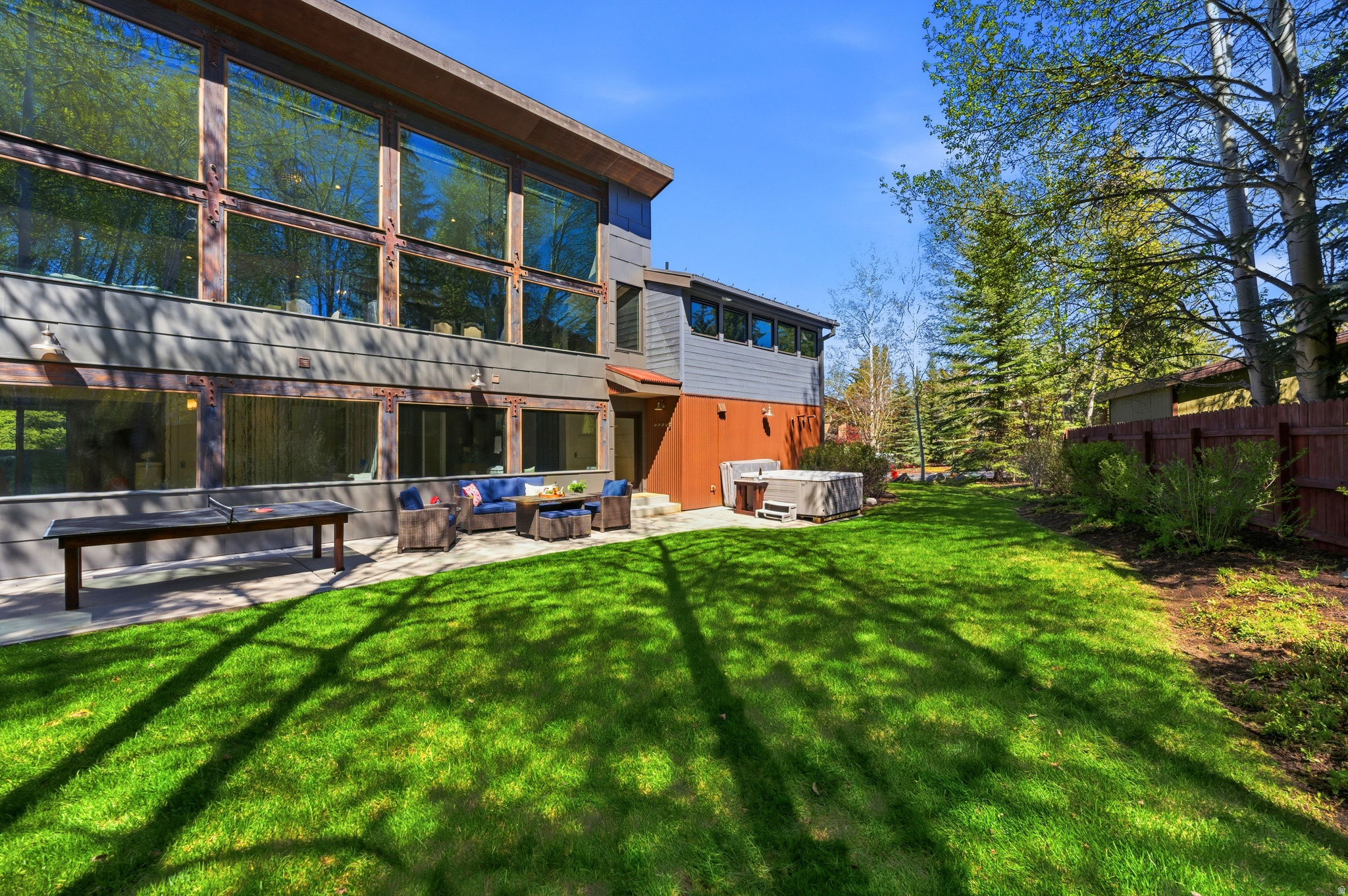 33 PAYDAY DR
