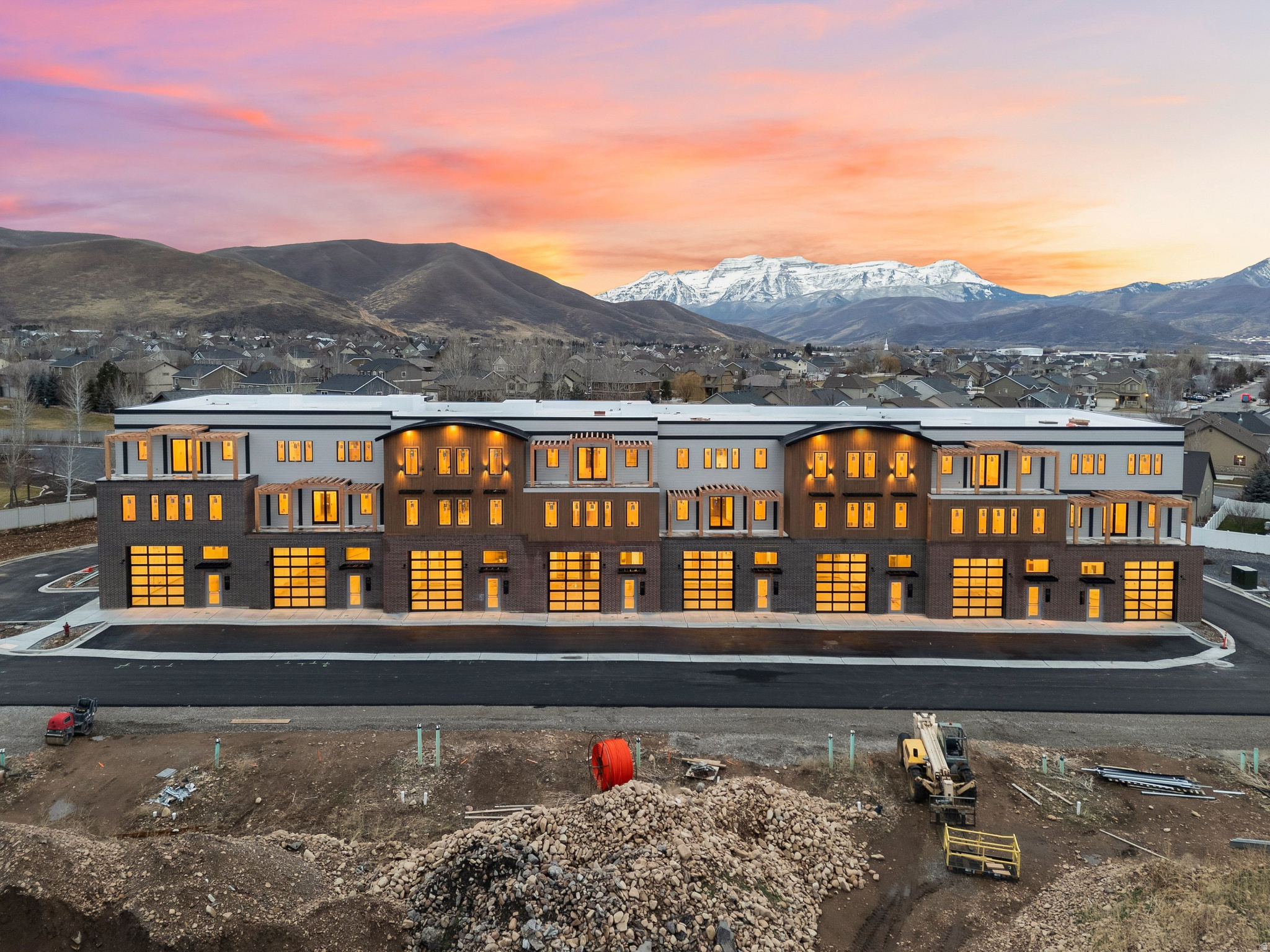 1922 S HIGHWAY 40 #40
