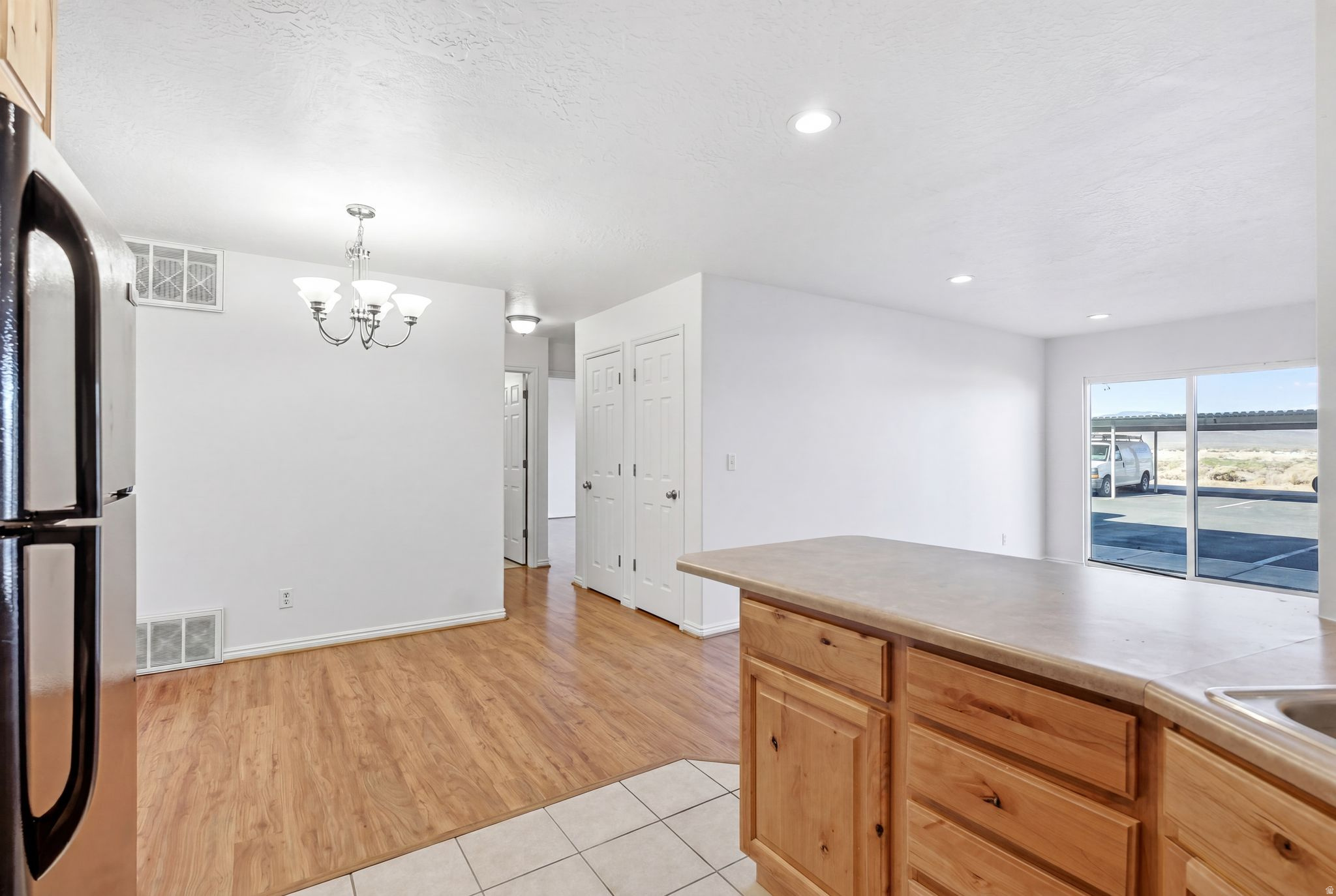 595 S MAIN ST #10