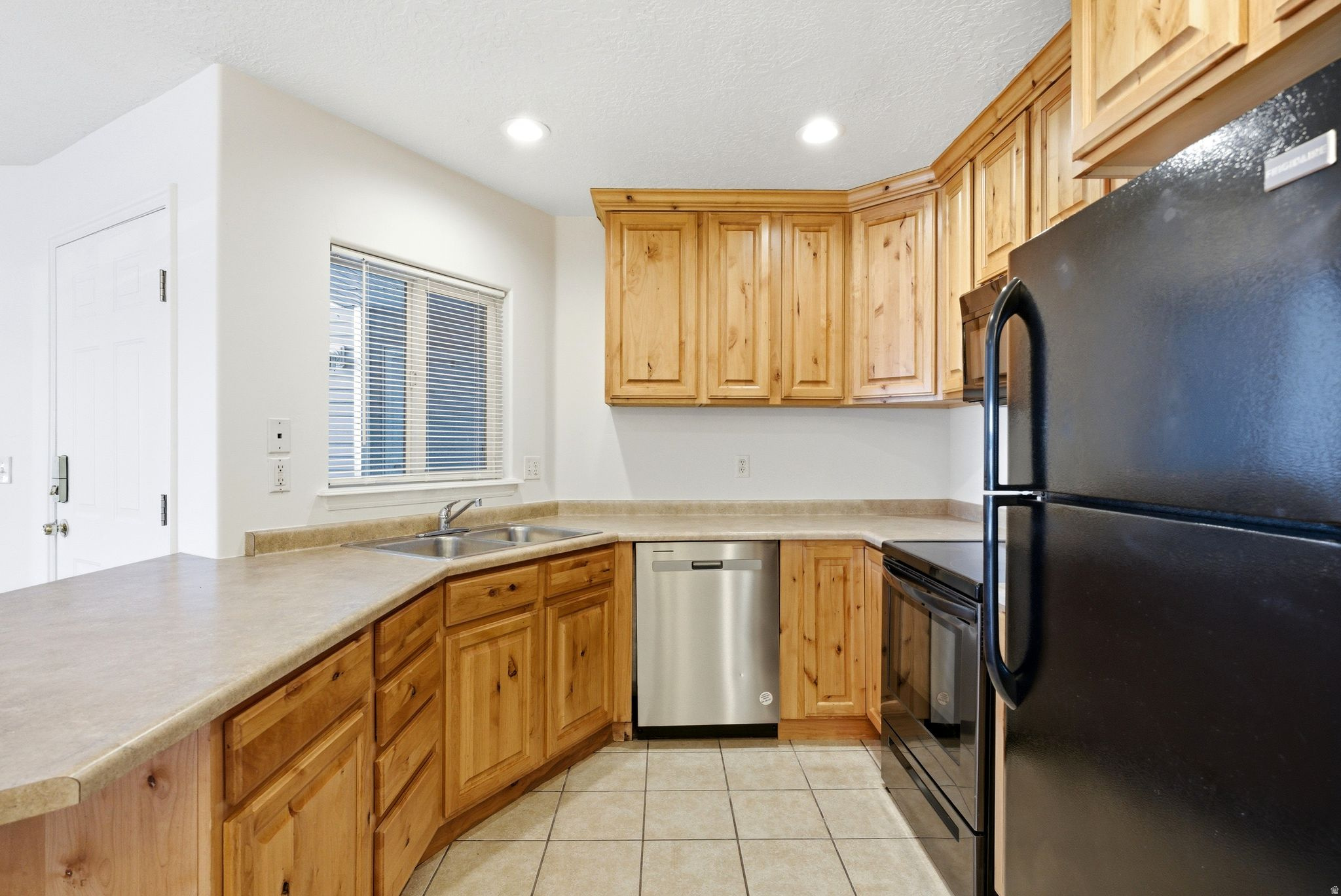 595 S MAIN ST #10