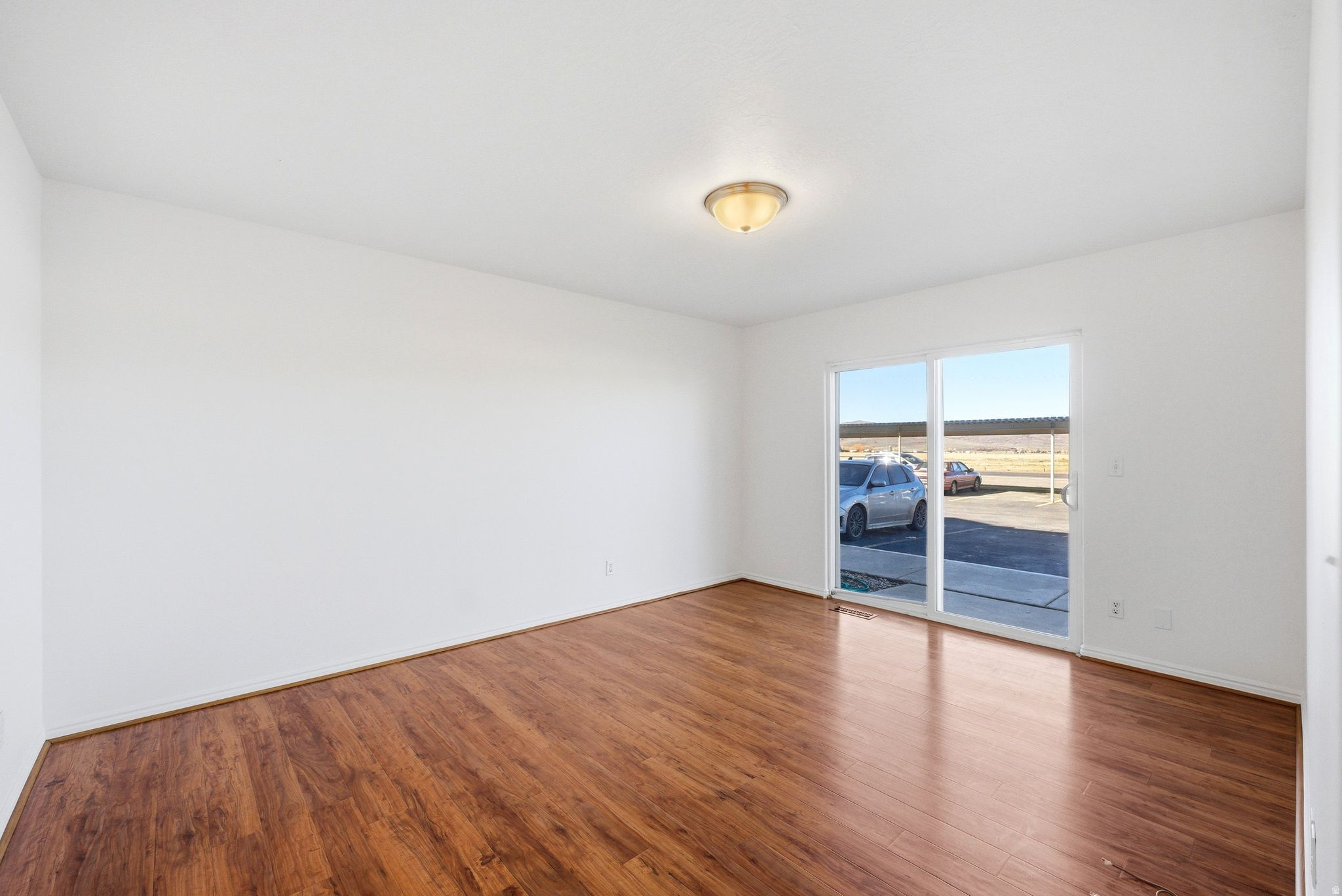 595 S MAIN ST #10