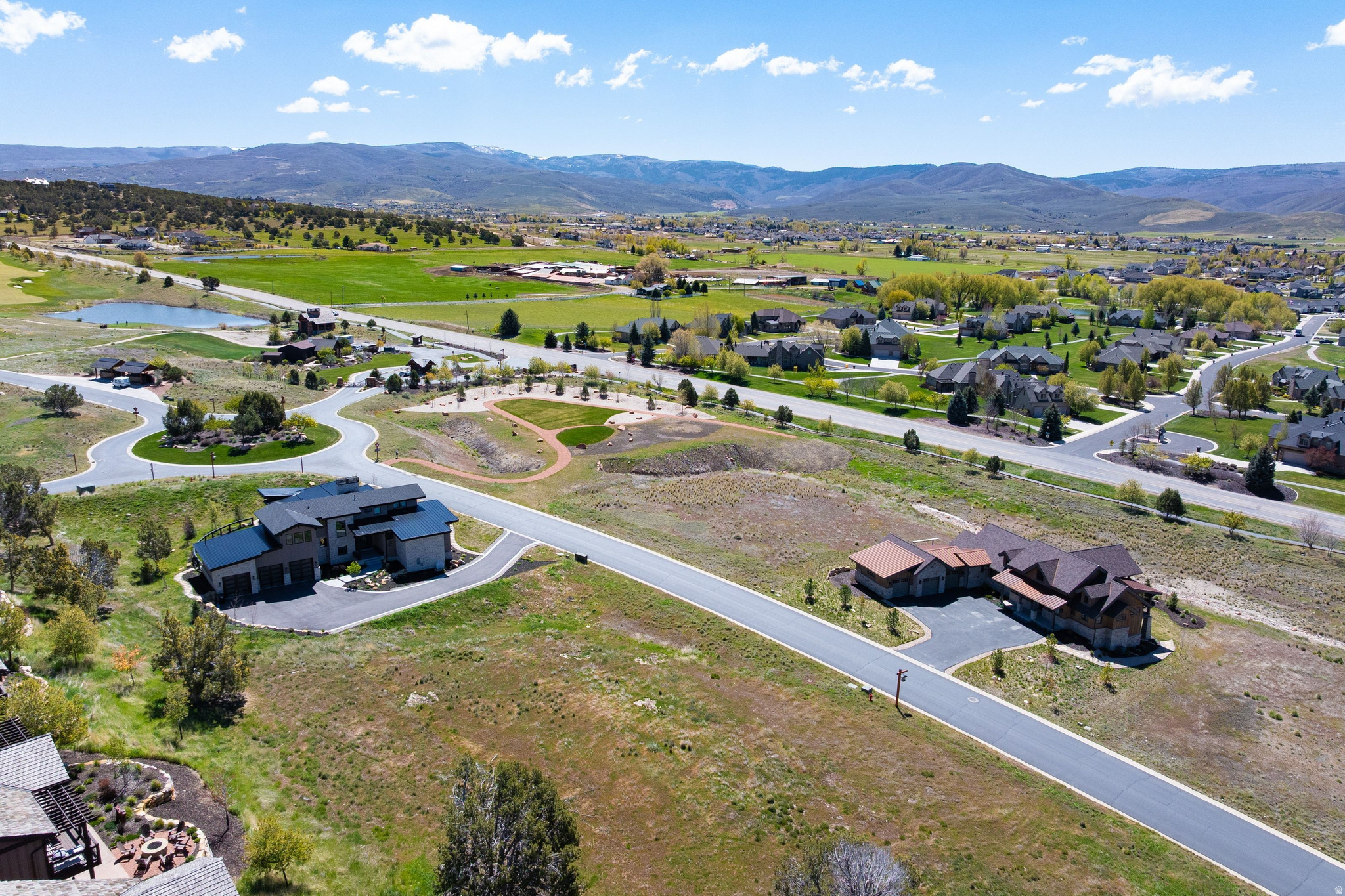 108 N HAYSTACK MOUNTAIN DR Unit: 7