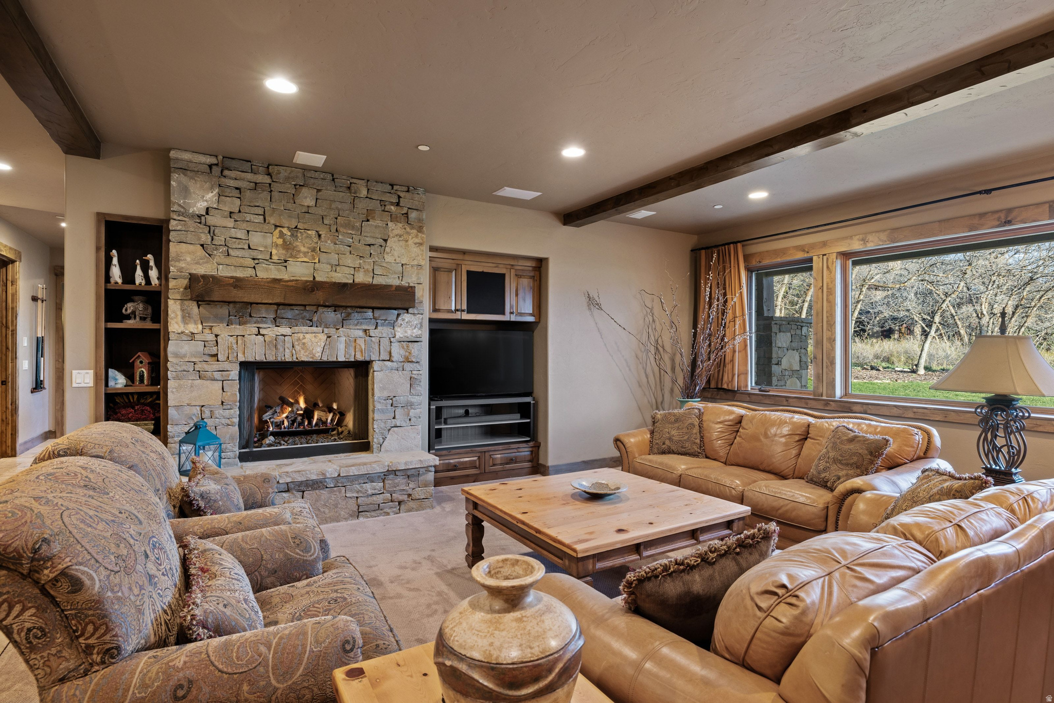 3665 OAKWOOD DR