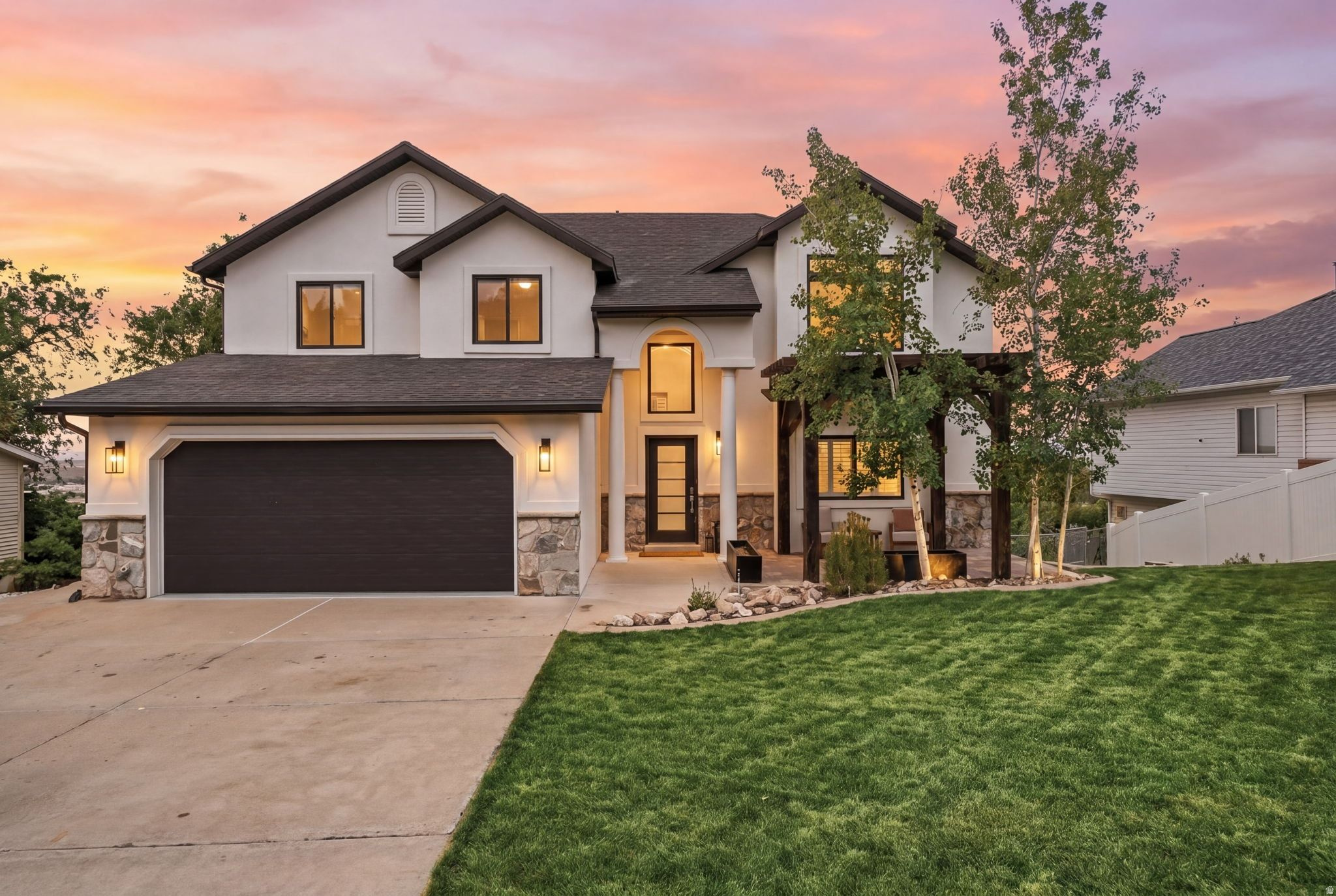 143 N VALLEY VIEW DR
