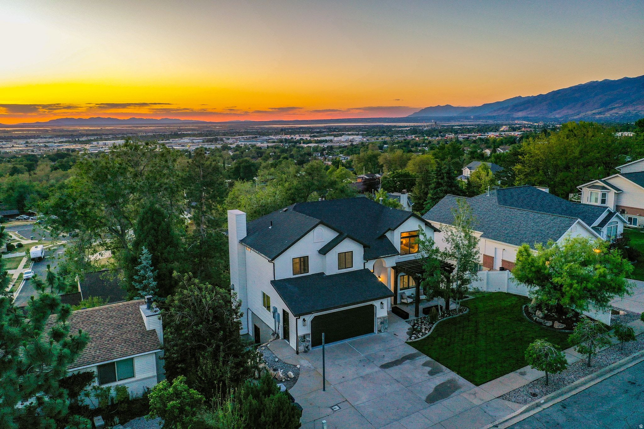 143 N VALLEY VIEW DR