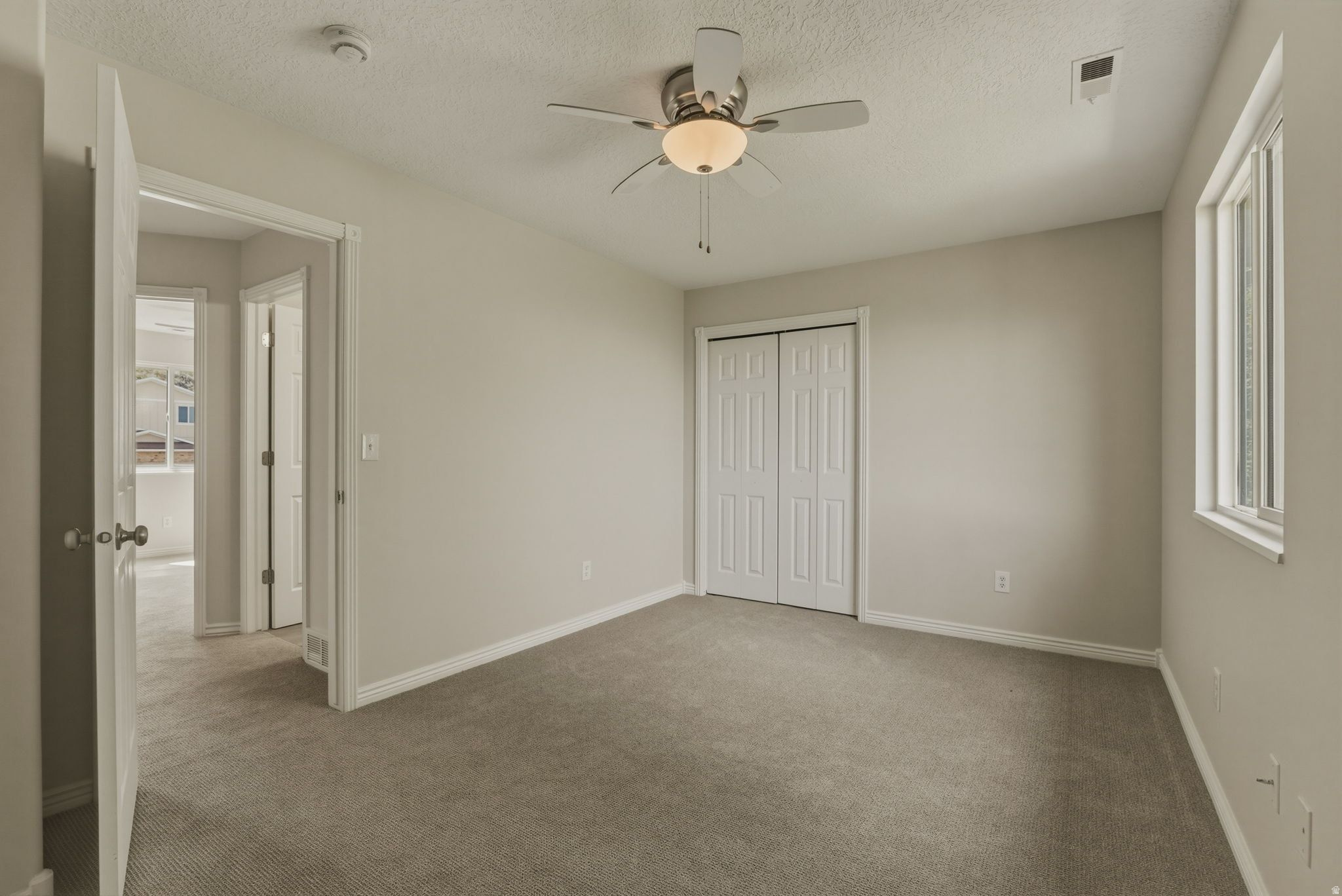 143 N VALLEY VIEW DR