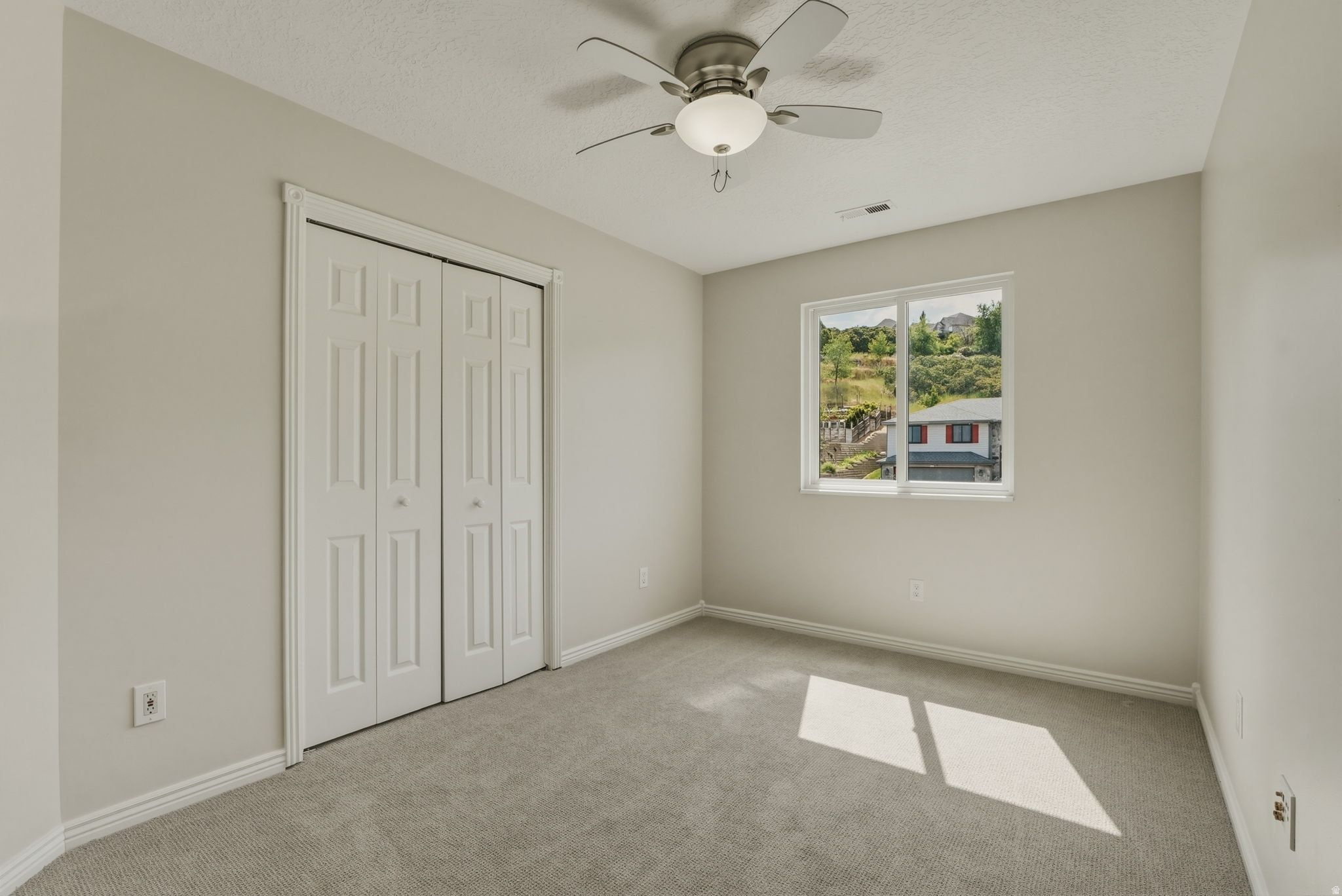 143 N VALLEY VIEW DR