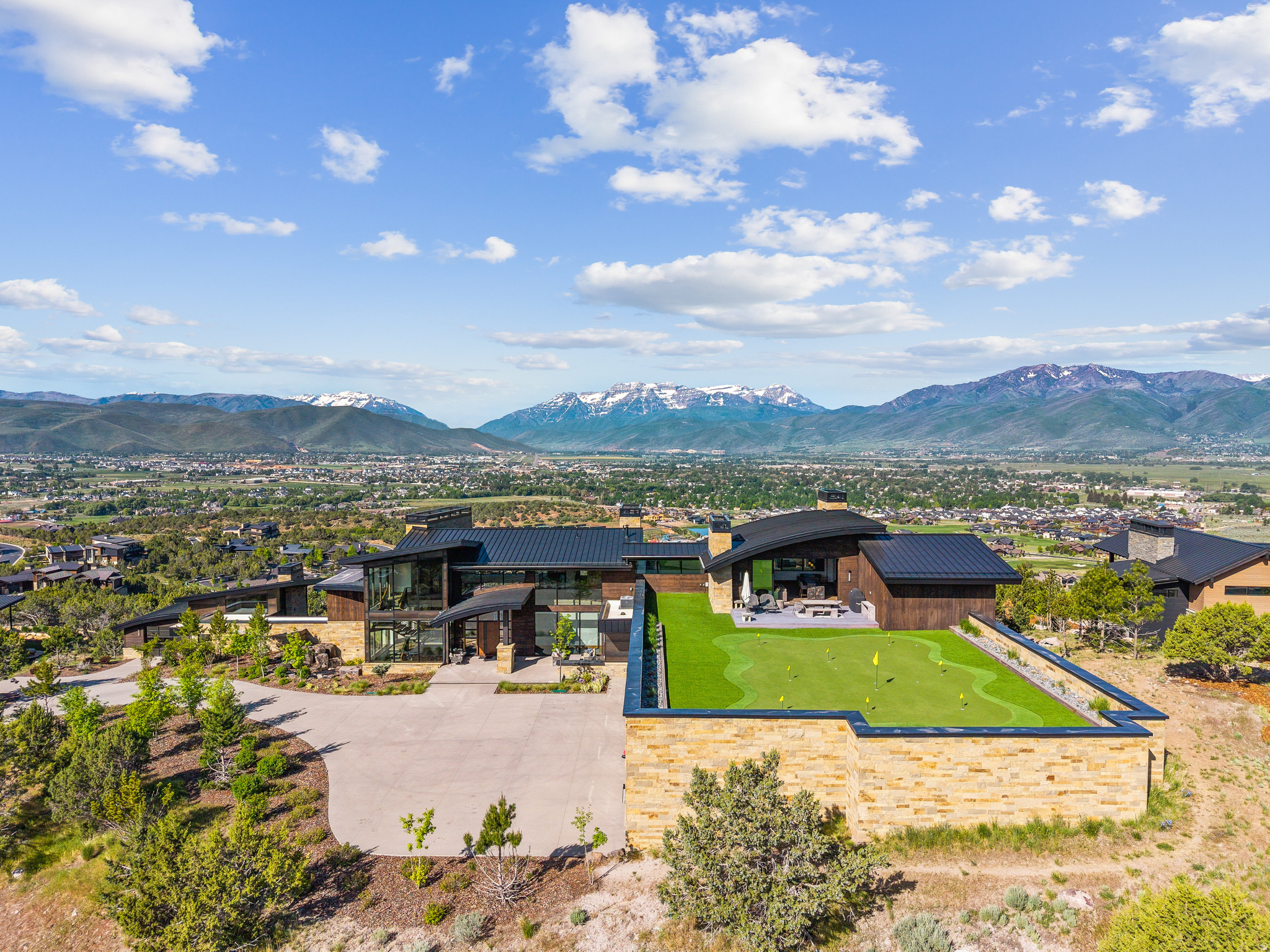 831 N EXPLORER PEAK DR