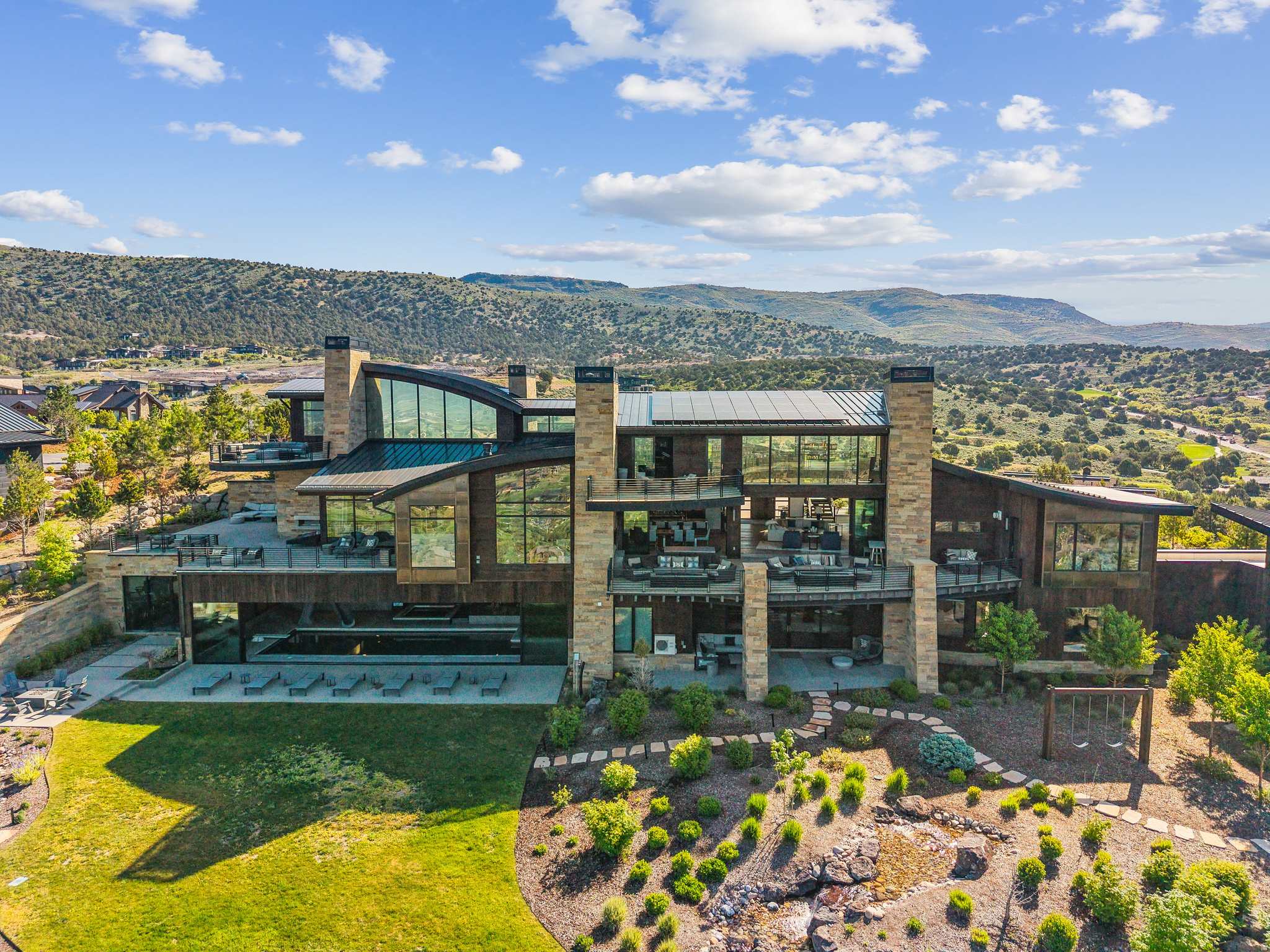 831 N EXPLORER PEAK DR