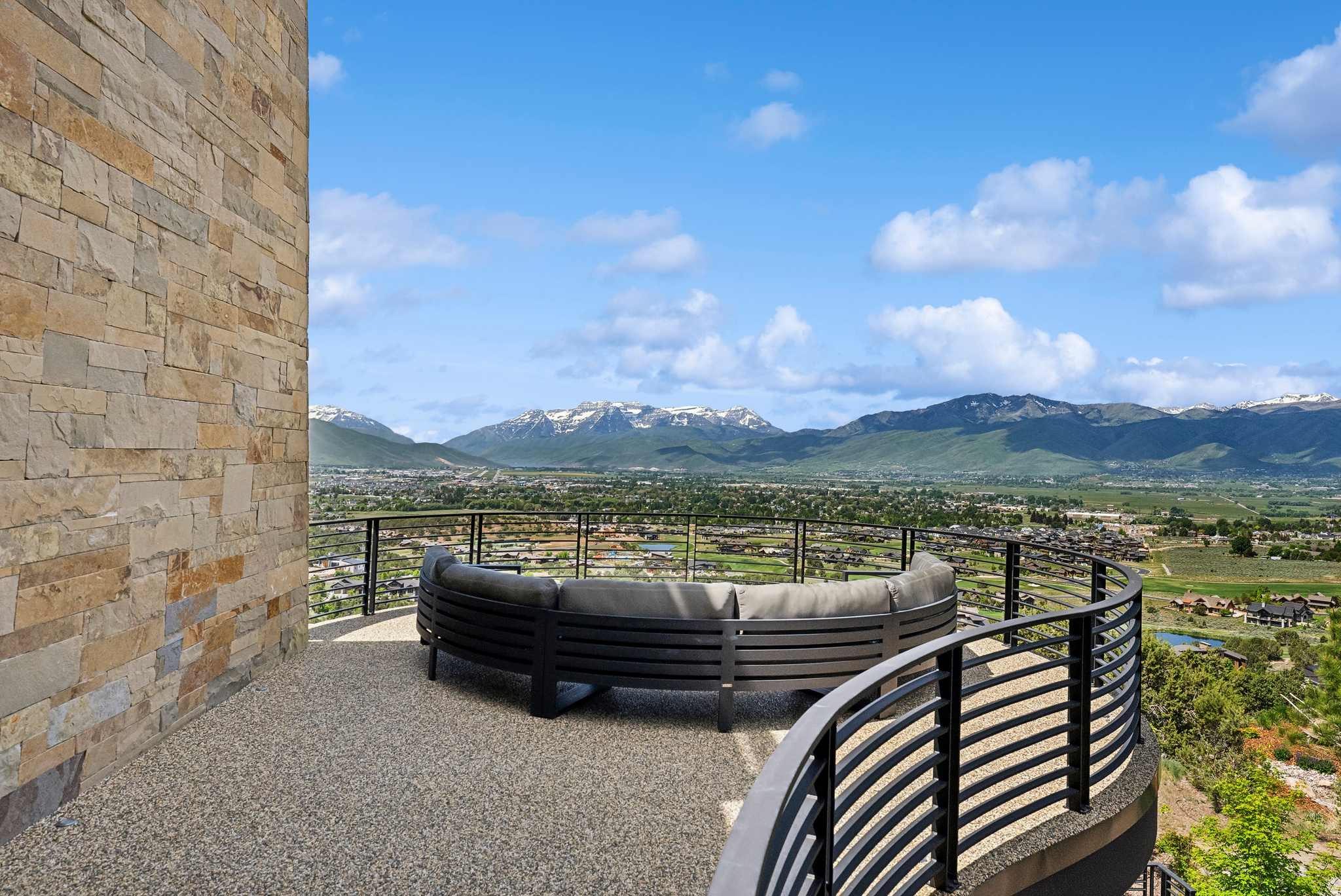831 N EXPLORER PEAK DR