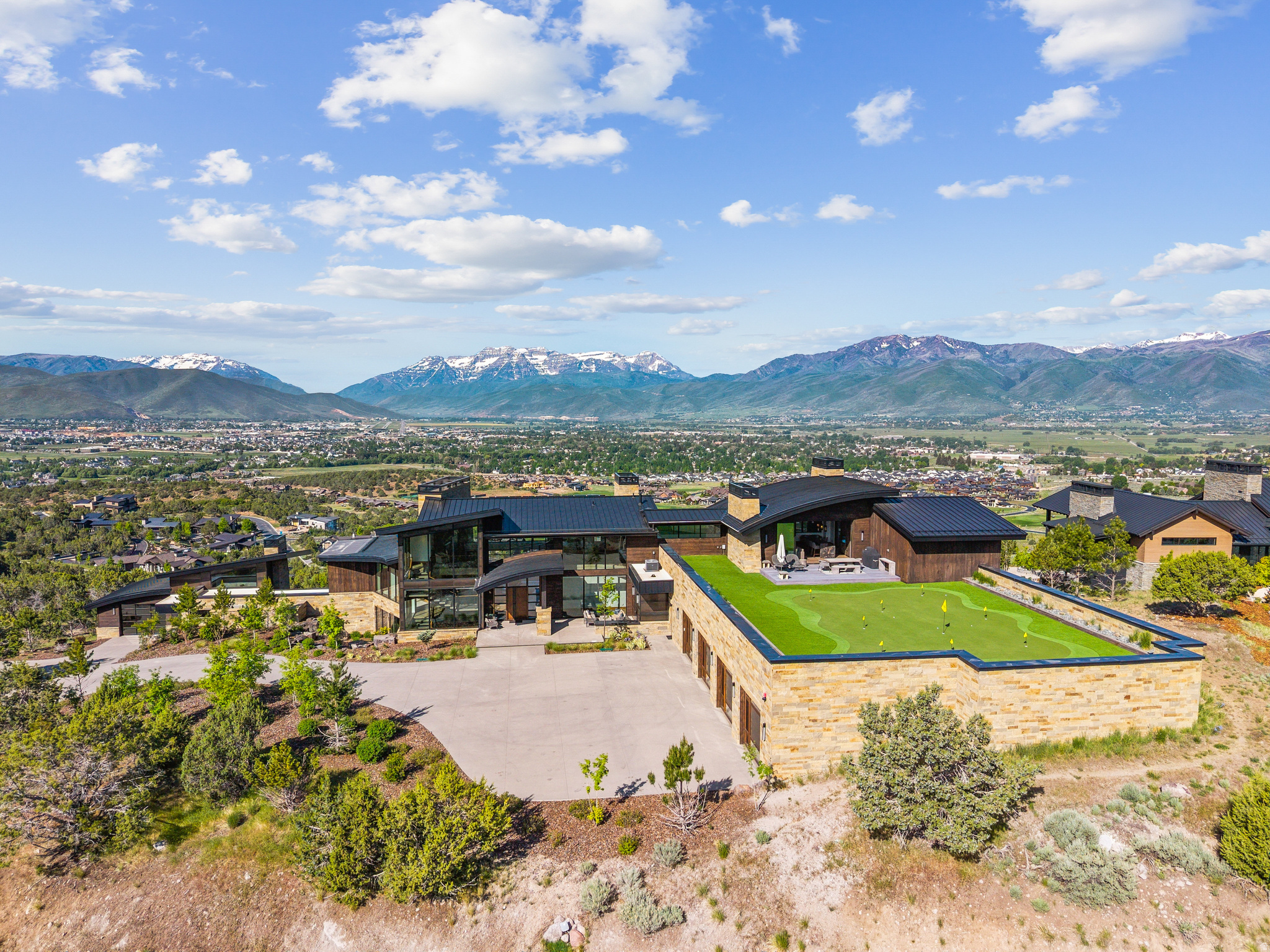 831 N EXPLORER PEAK DR