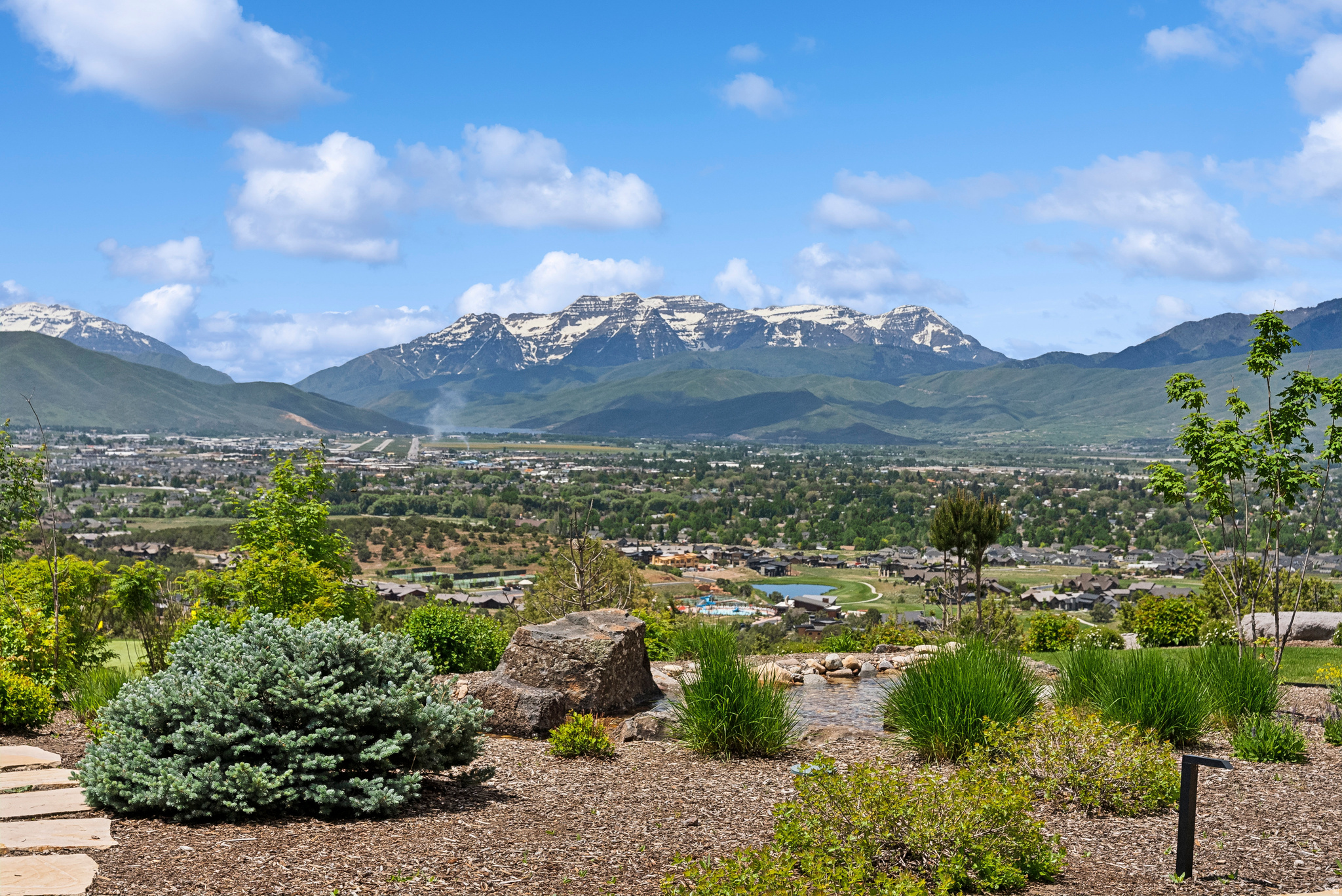 831 N EXPLORER PEAK DR