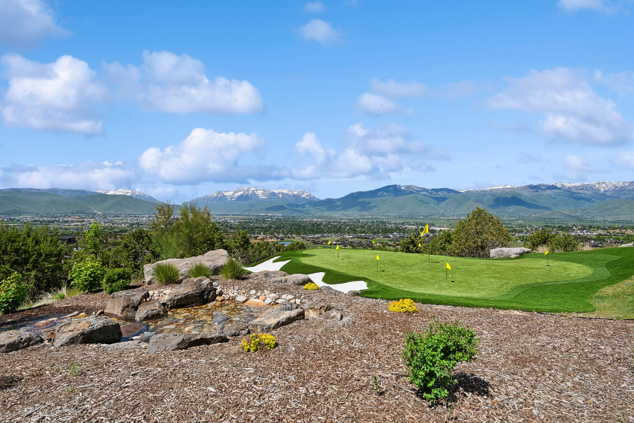 831 N EXPLORER PEAK DR