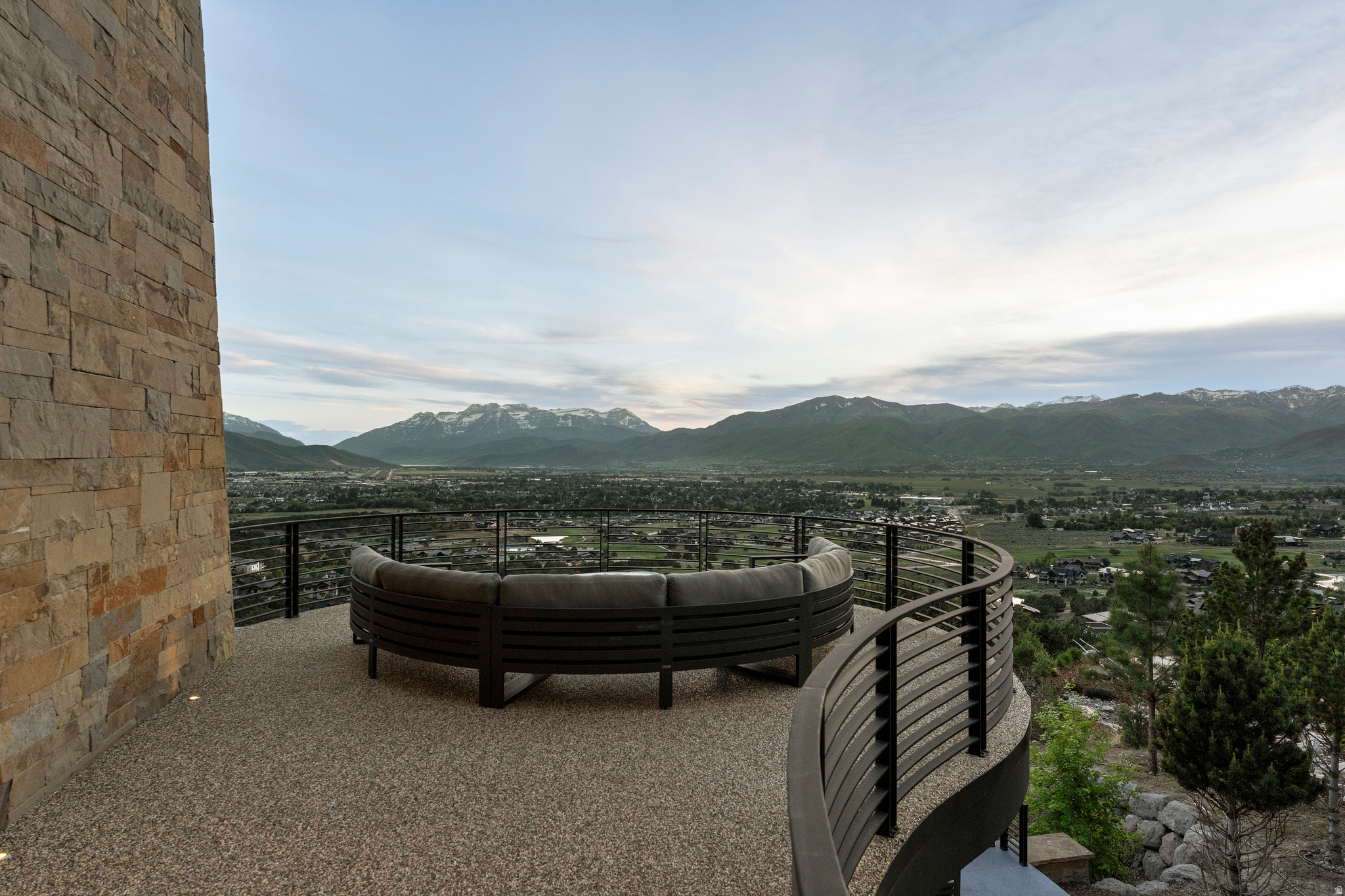 831 N EXPLORER PEAK DR